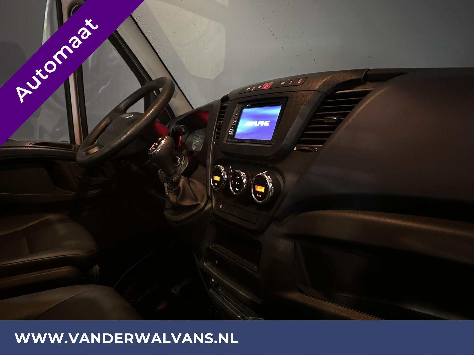 Foto 13 van Iveco Daily 50C18V 180pk 3.0 Liter Automaat Pick Up Open Laadbak 461cm Dubbel Lucht Euro6 Airco |