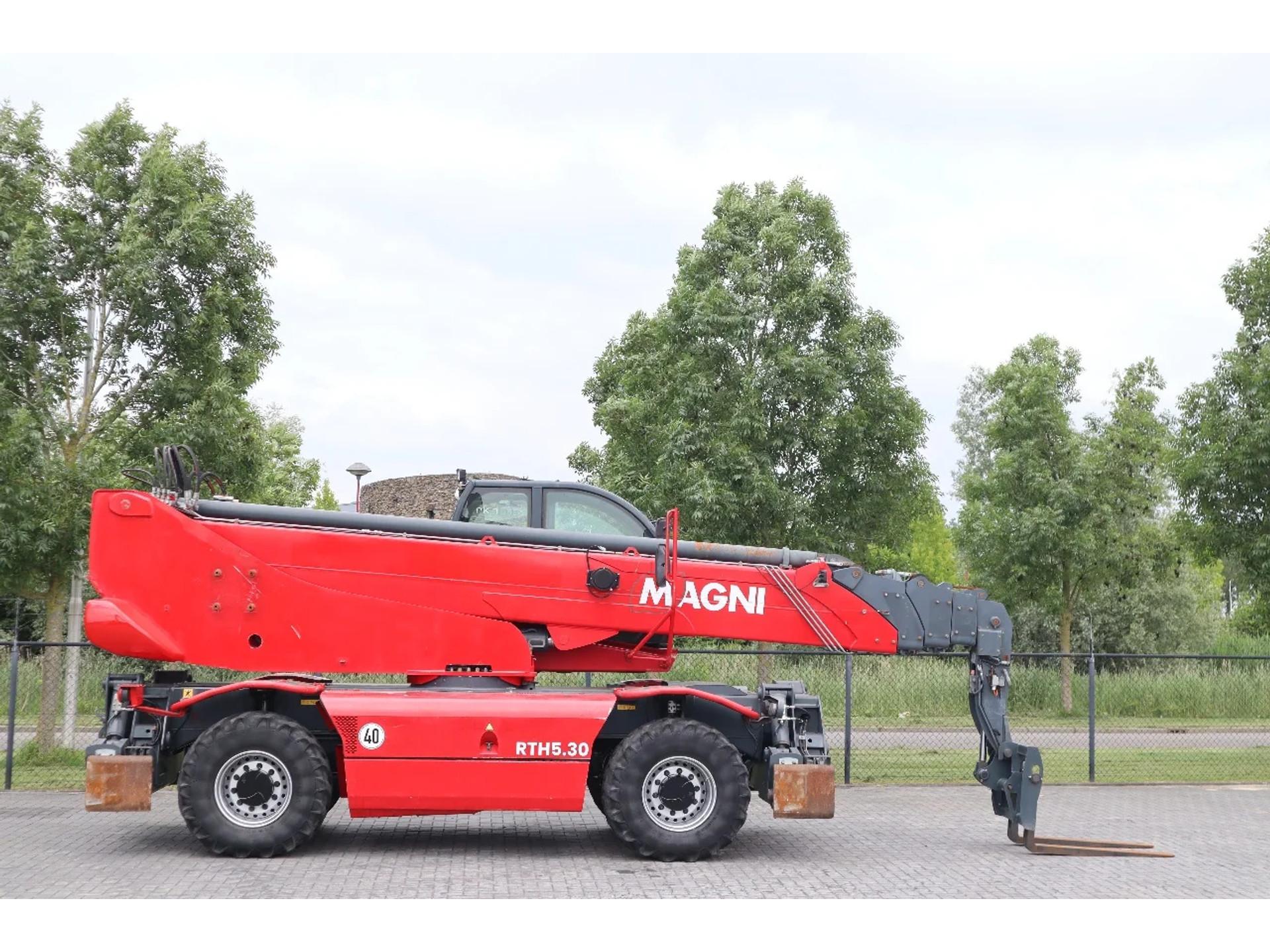 Foto 4 van Magni RTH 5.30 S | REMOTE CONTROL | HYDRAULIC FORKS