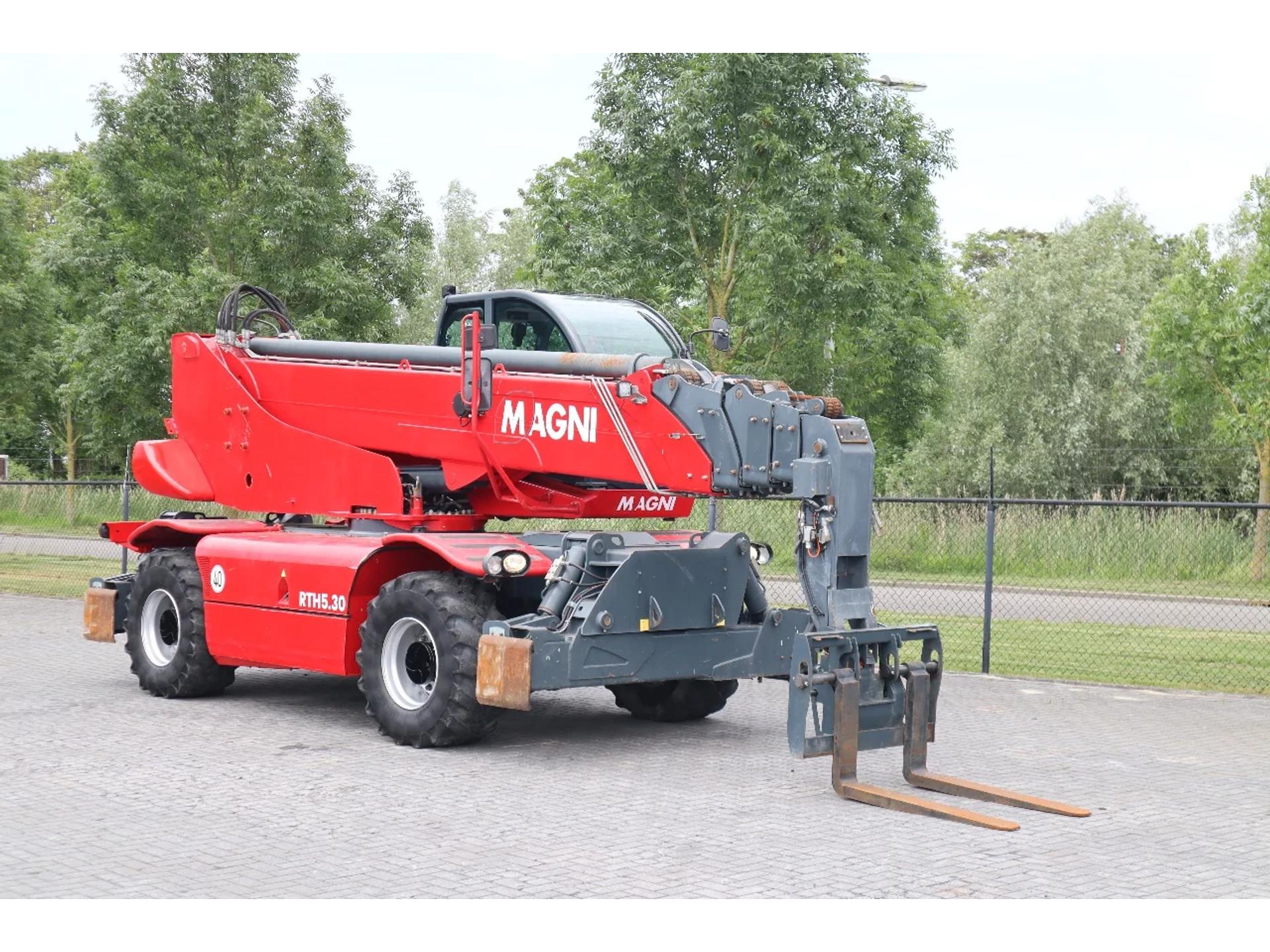 Foto 5 van Magni RTH 5.30 S | REMOTE CONTROL | HYDRAULIC FORKS