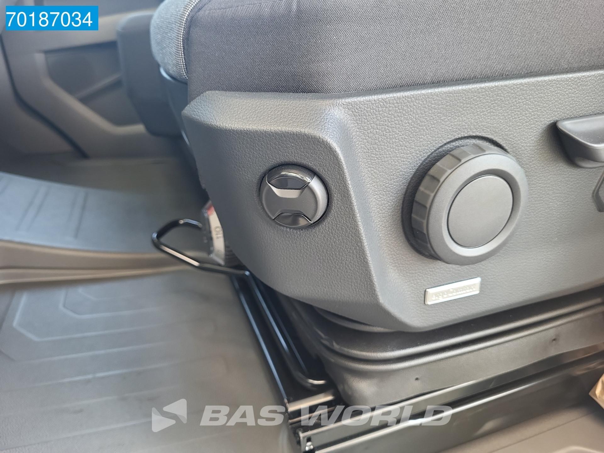 Foto 18 van Volkswagen Crafter 140pk Automaat L3H3 ACC LED Camera CarPlay Parkeersensoren v+a L2H2 11m3 Airco