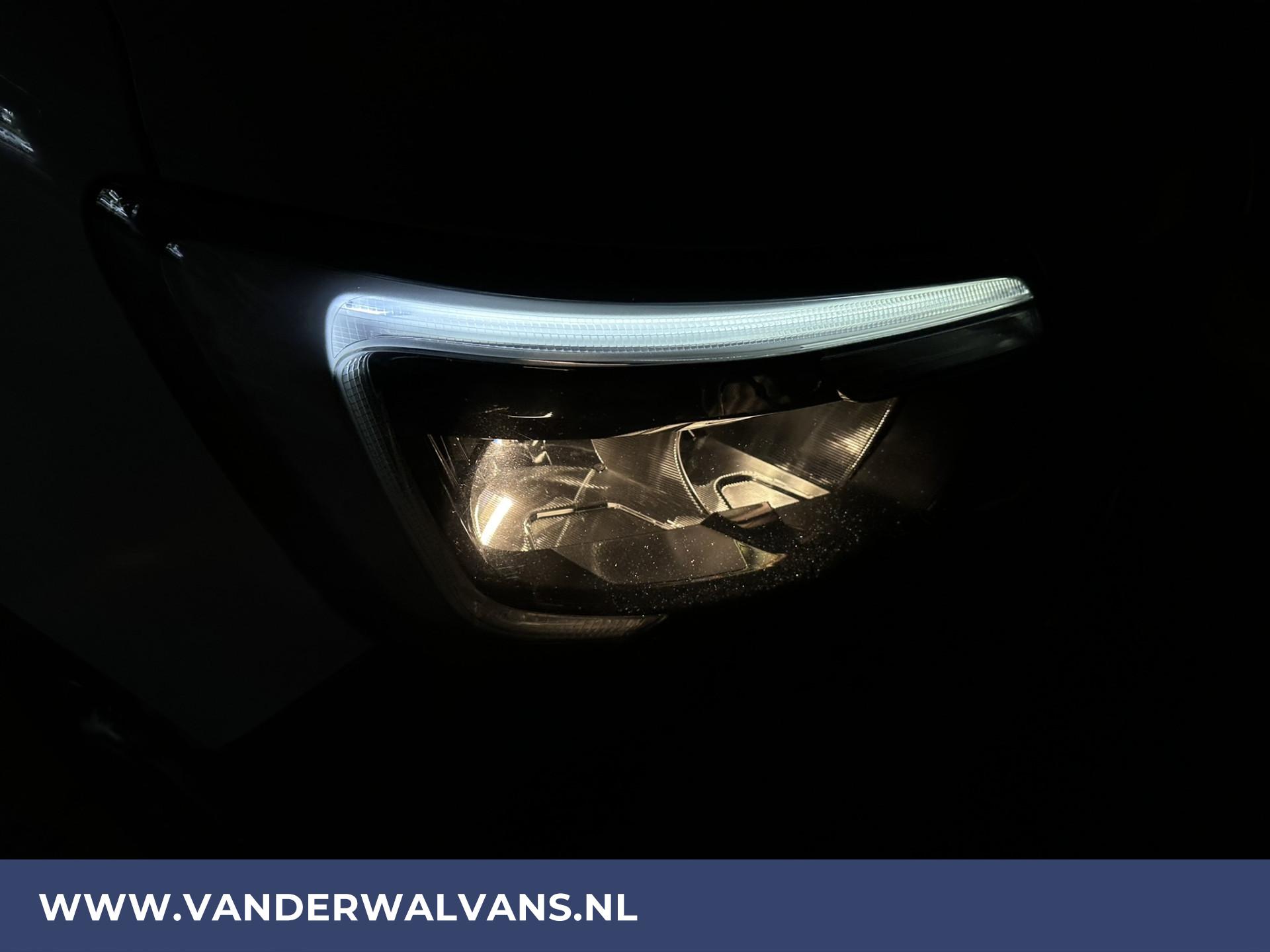 Foto 6 van Renault Master 2.3 dCi 164pk Bakwagen Laadklep Zijdeur Euro6 Airco | Navigatie | LED