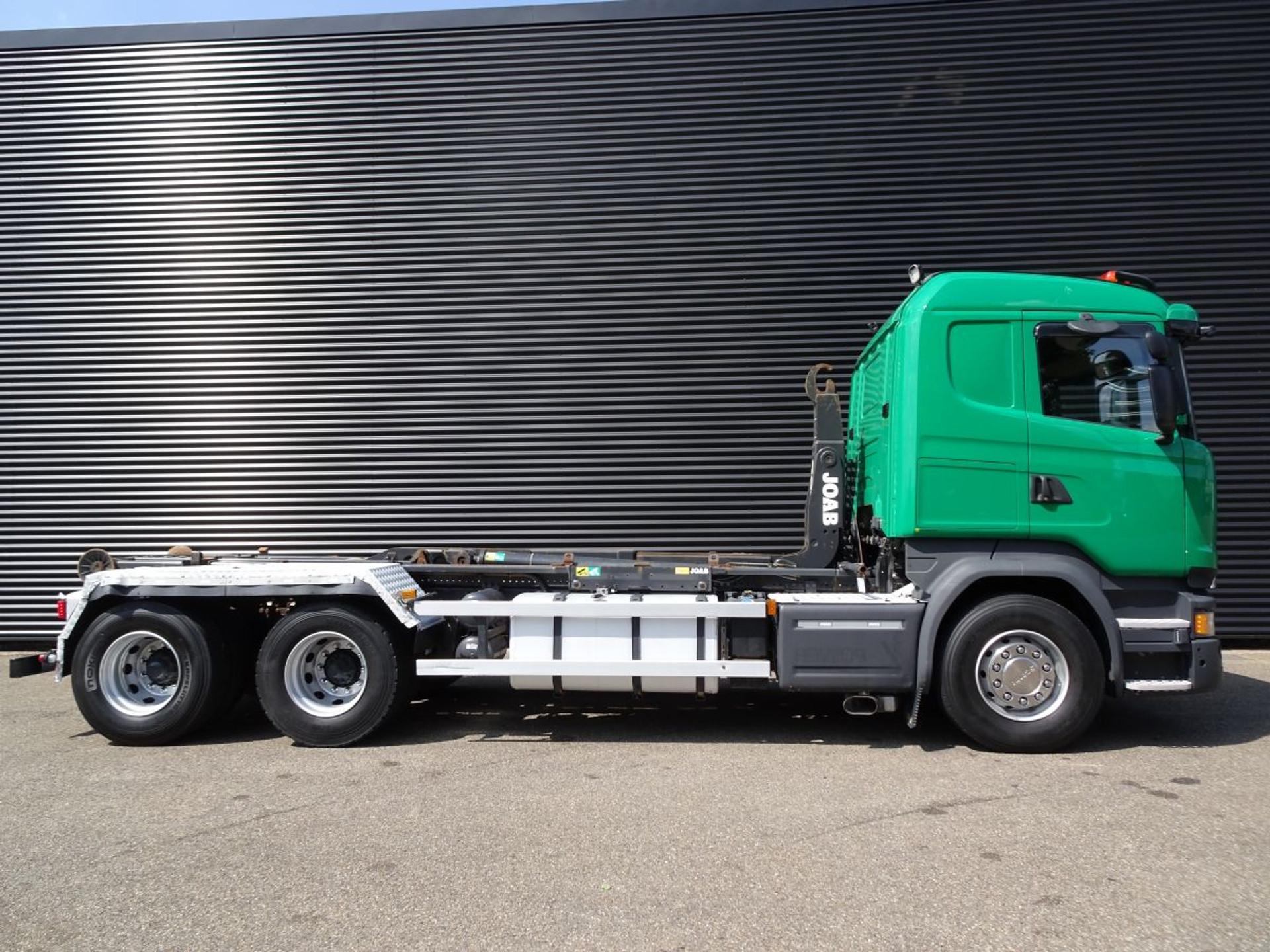 Foto 4 van Scania R520 V8 6x2 HAAKARM / ABROLKIPPER / FULL AIR SUSPENSION
