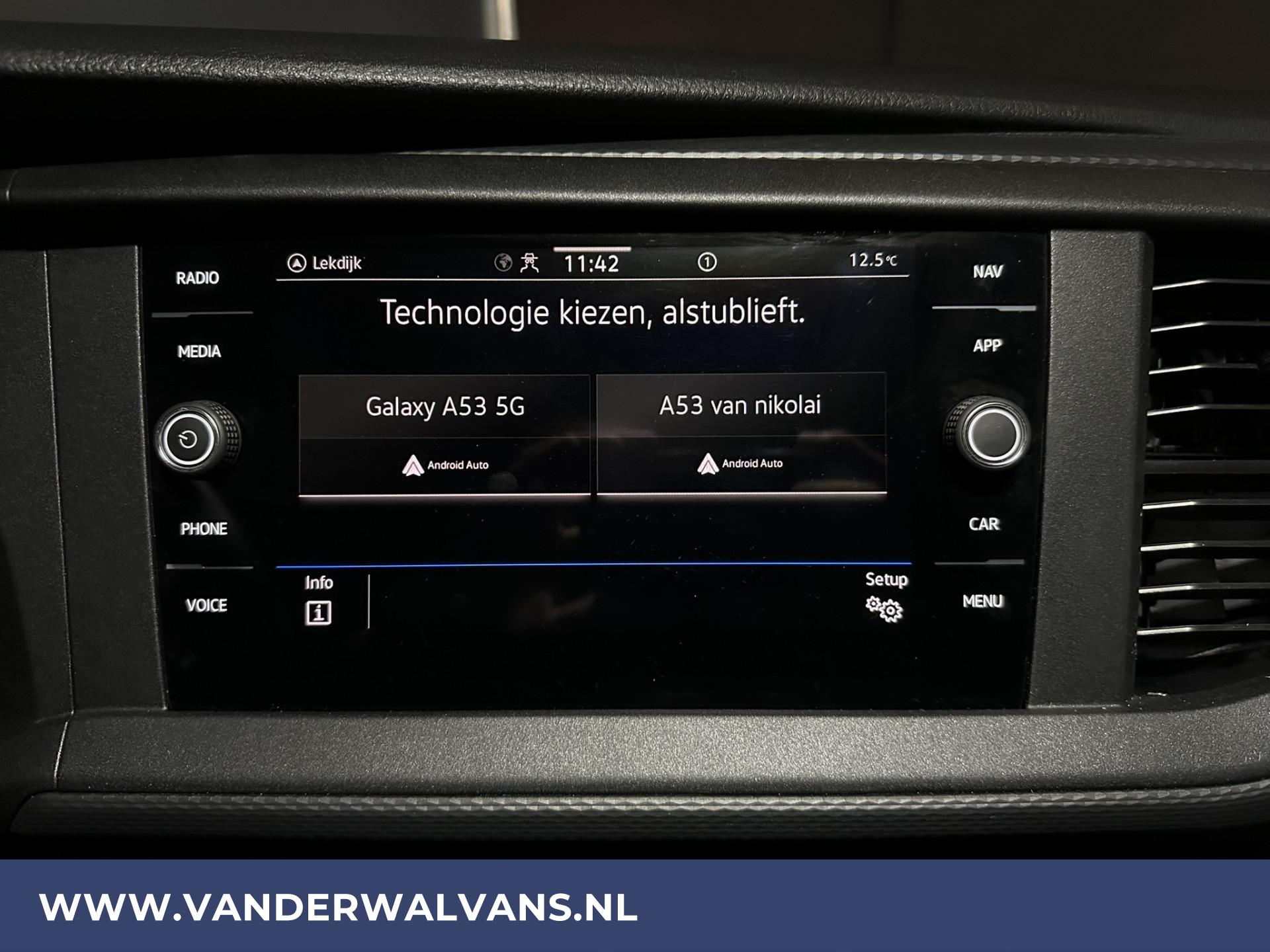 Foto 6 van Volkswagen Transporter 2.0 TDI L2H1 Fabrieksgarantie Euro6 Airco | Navigatie | Apple Carplay | Cruisecontrol | Trekhaak