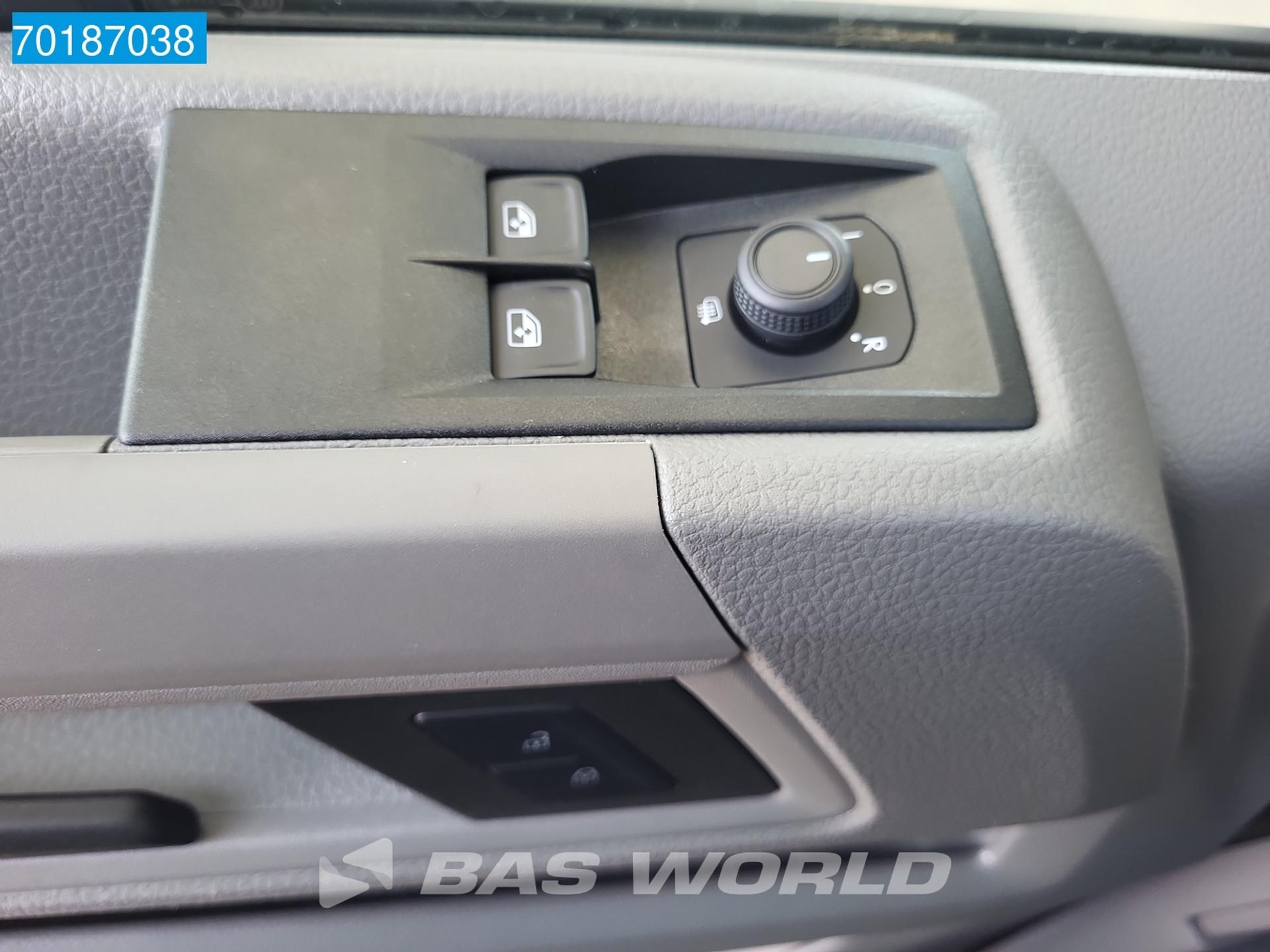 Foto 19 van Volkswagen 140pk Automaat L3H3 ACC LED Camera CarPlay Parkeersensoren v+a L2H2 11m3 Airco