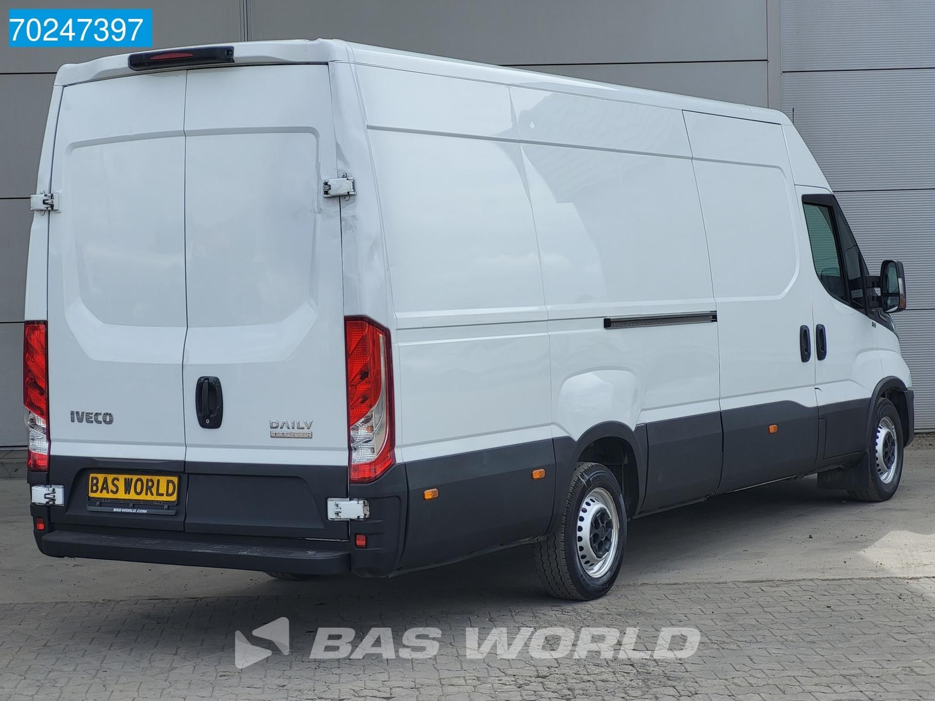 Foto 5 van Iveco Daily 35S16 Automaat L3H2 LED Airco Cruise Camera L4H2 16m3 Airco Cruise control