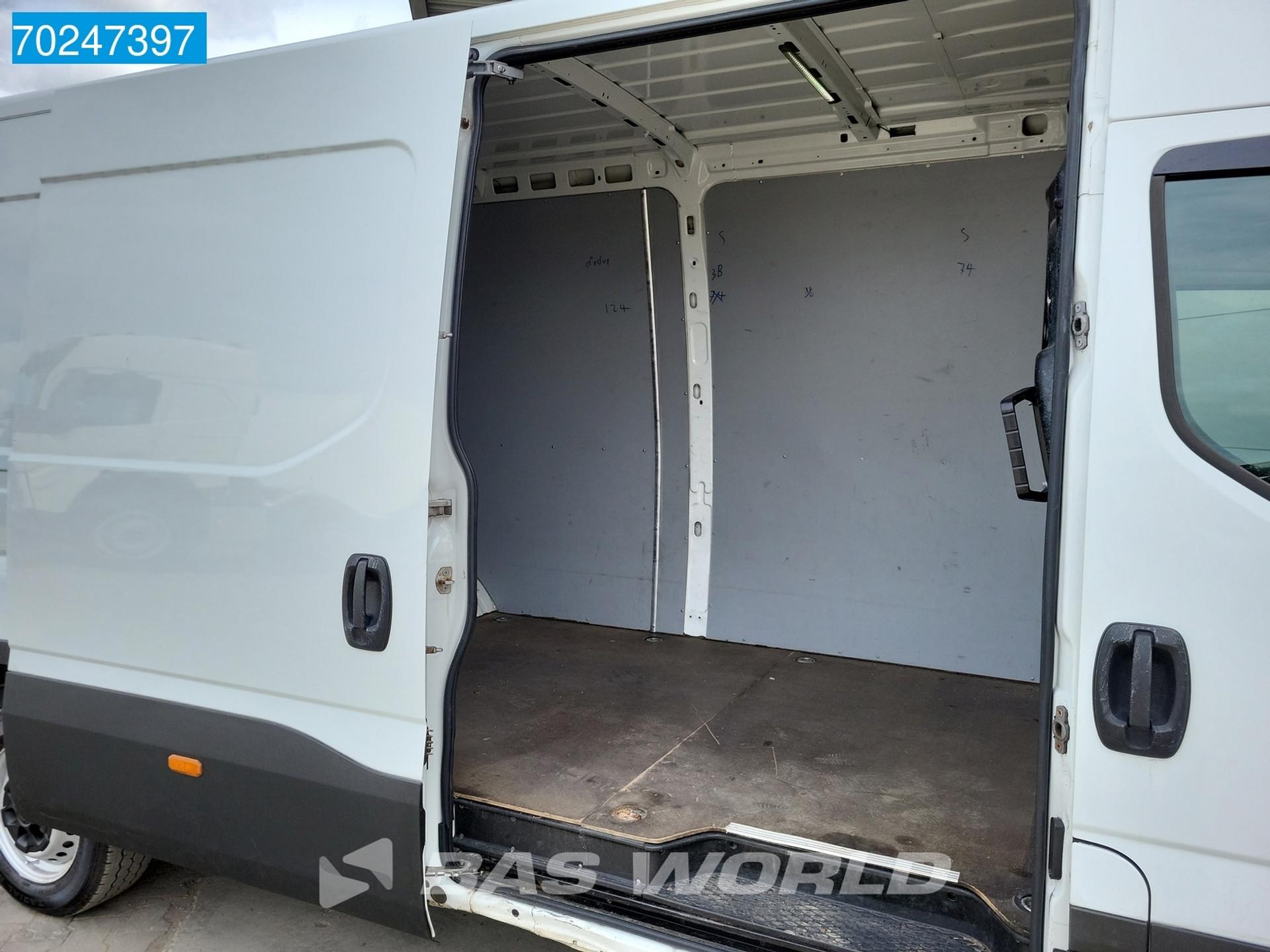 Foto 7 van Iveco Daily 35S16 Automaat L3H2 LED Airco Cruise Camera L4H2 16m3 Airco Cruise control