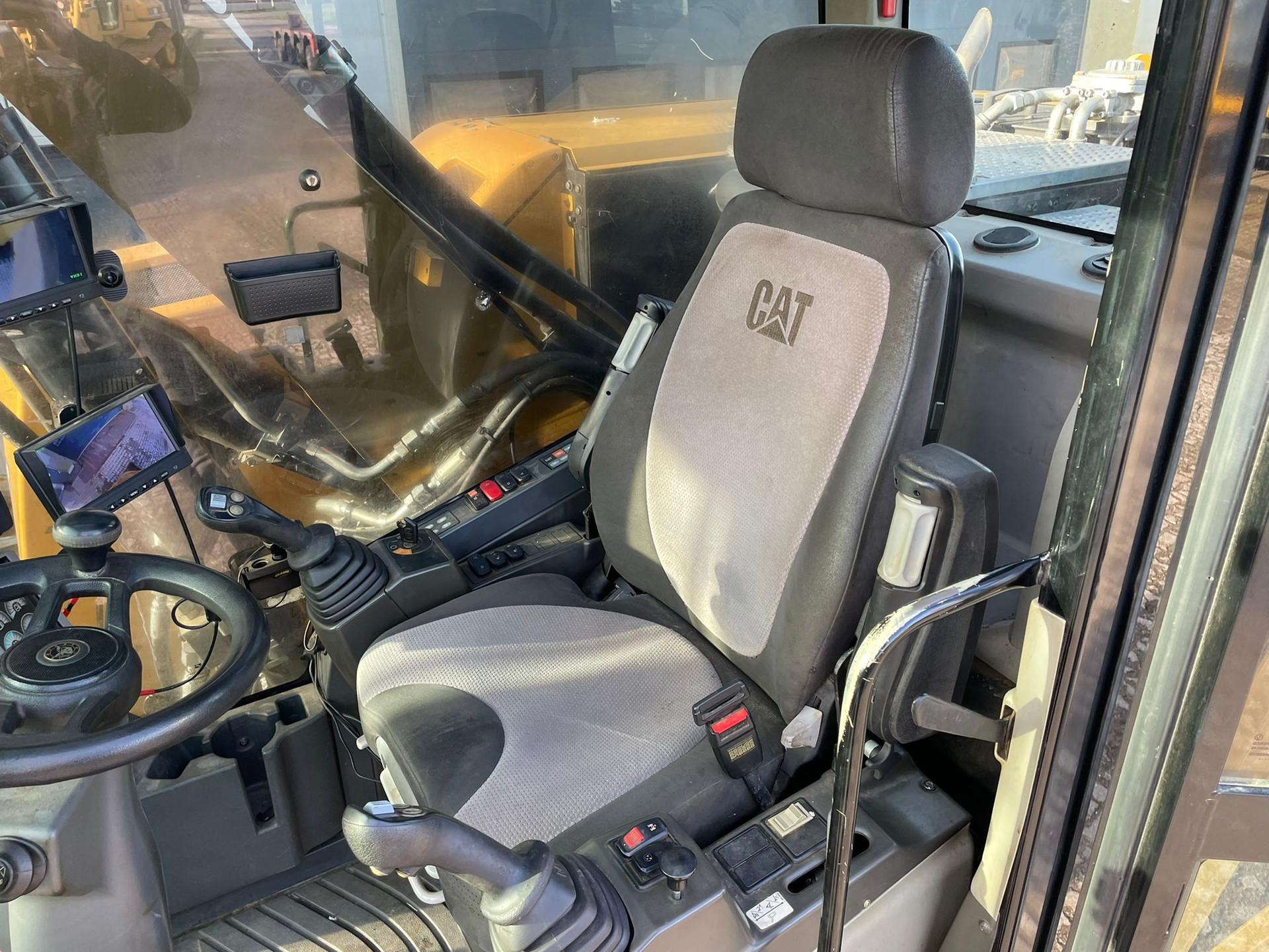 Foto 19 van Cat M314F