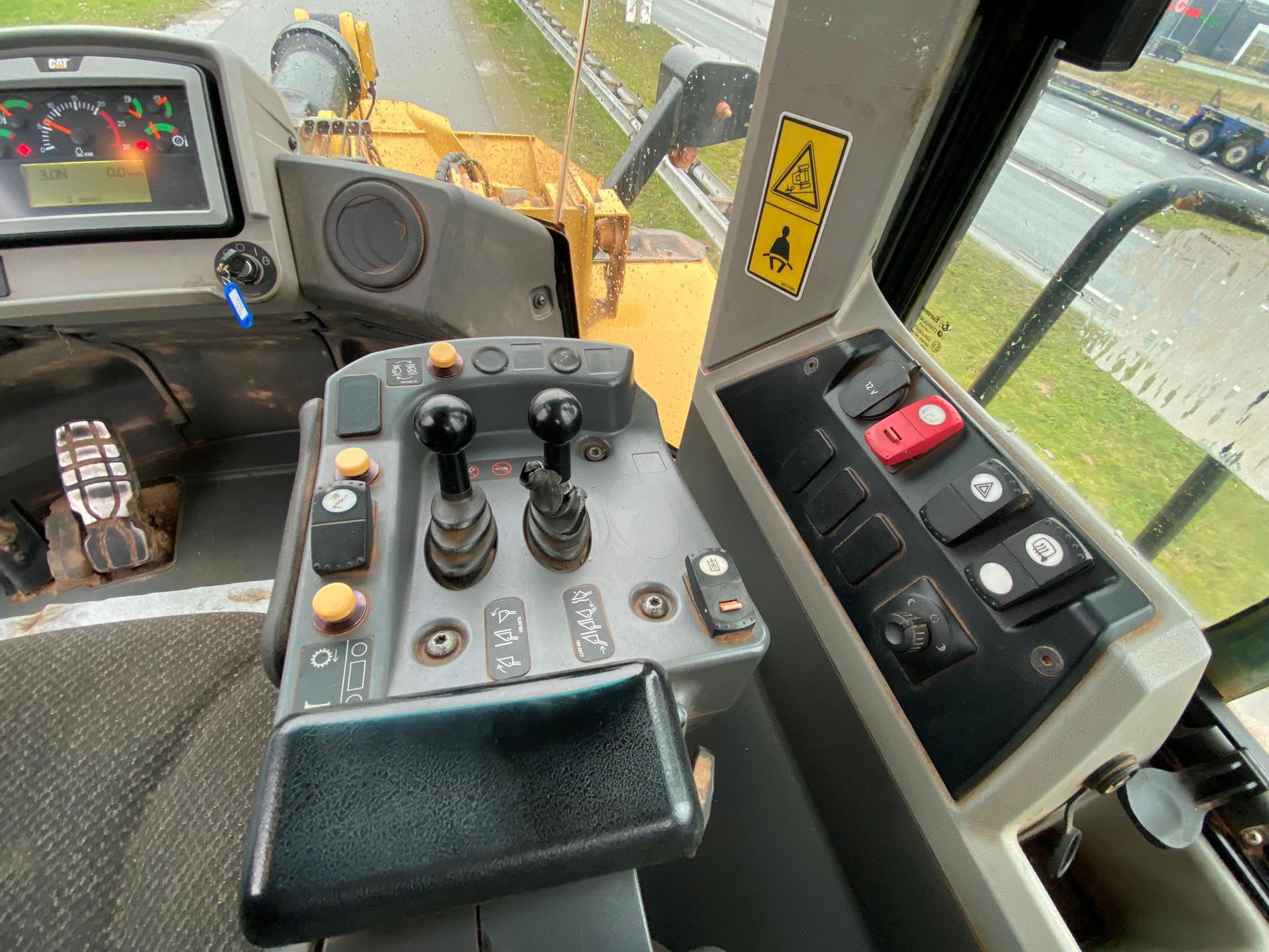 Foto 19 van Cat 966M XE