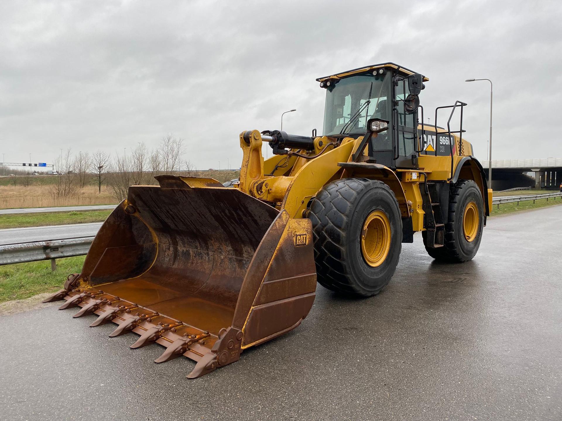 Foto 2 van Cat 966M XE