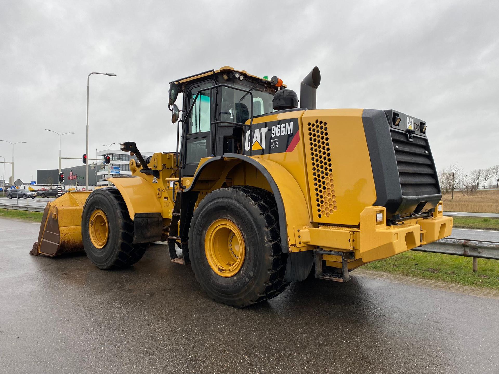 Foto 3 van Cat 966M XE