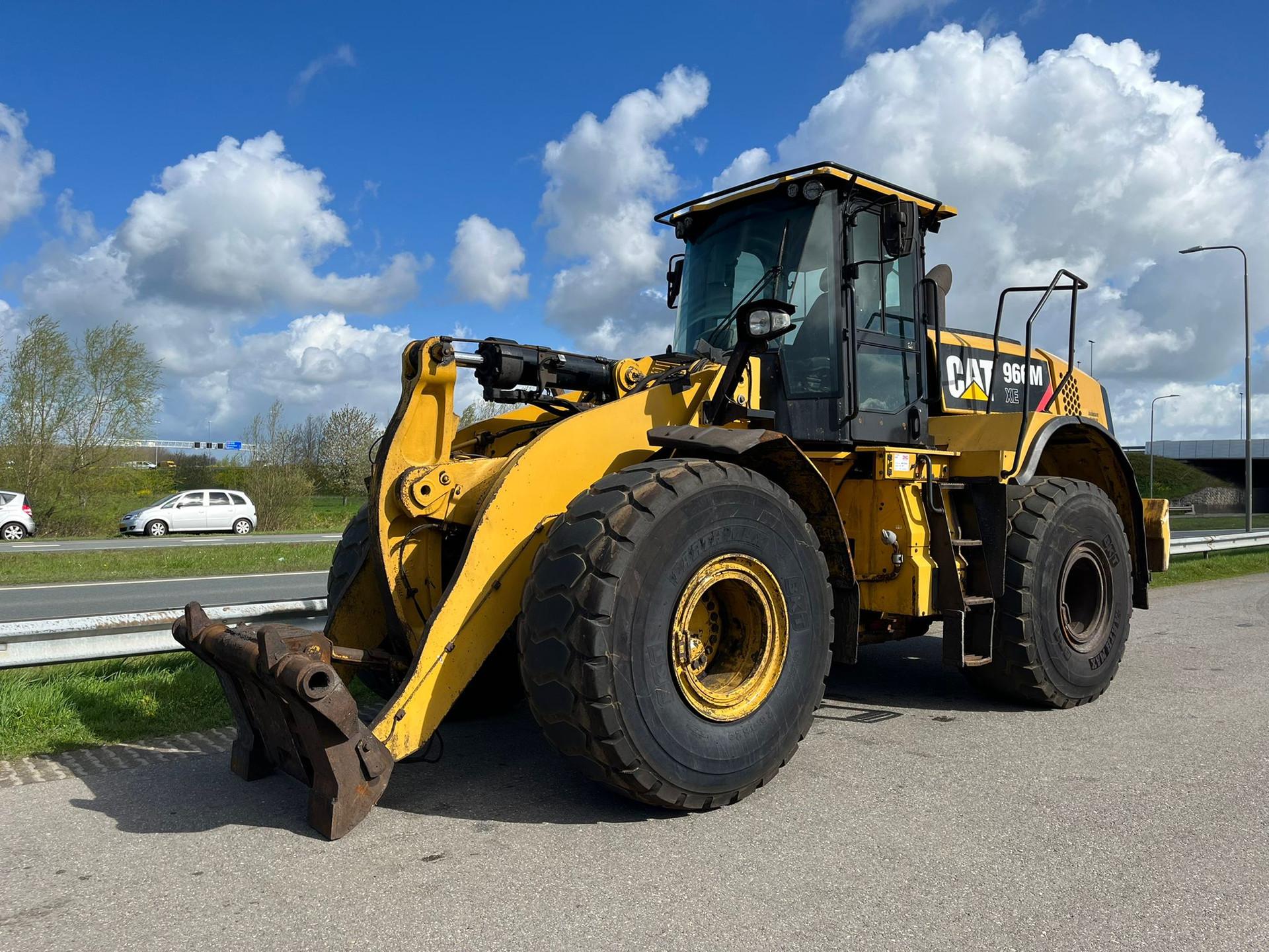 Foto 2 van Cat 966M XE XE