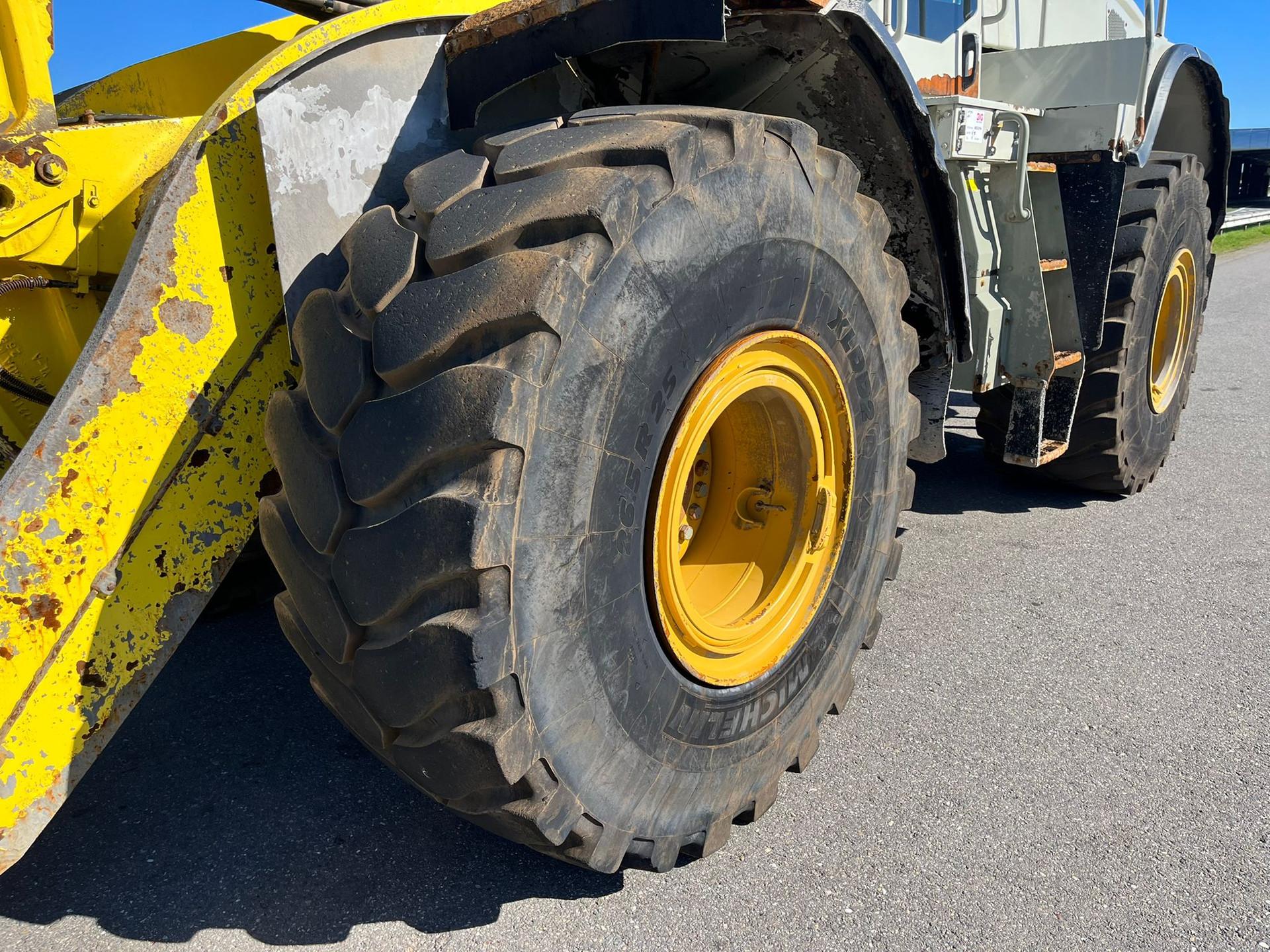 Foto 10 van Cat 972M XE