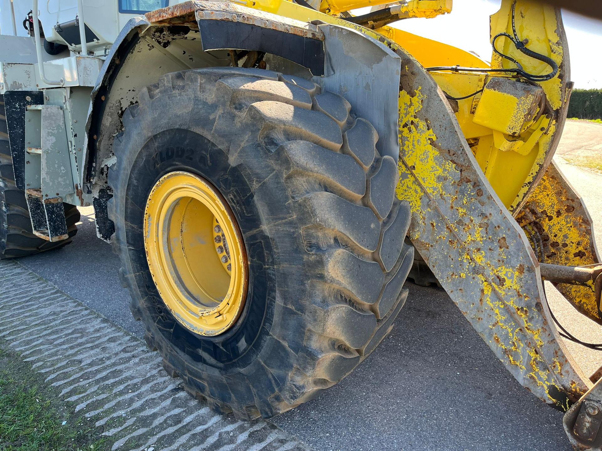 Foto 11 van Cat 972M XE