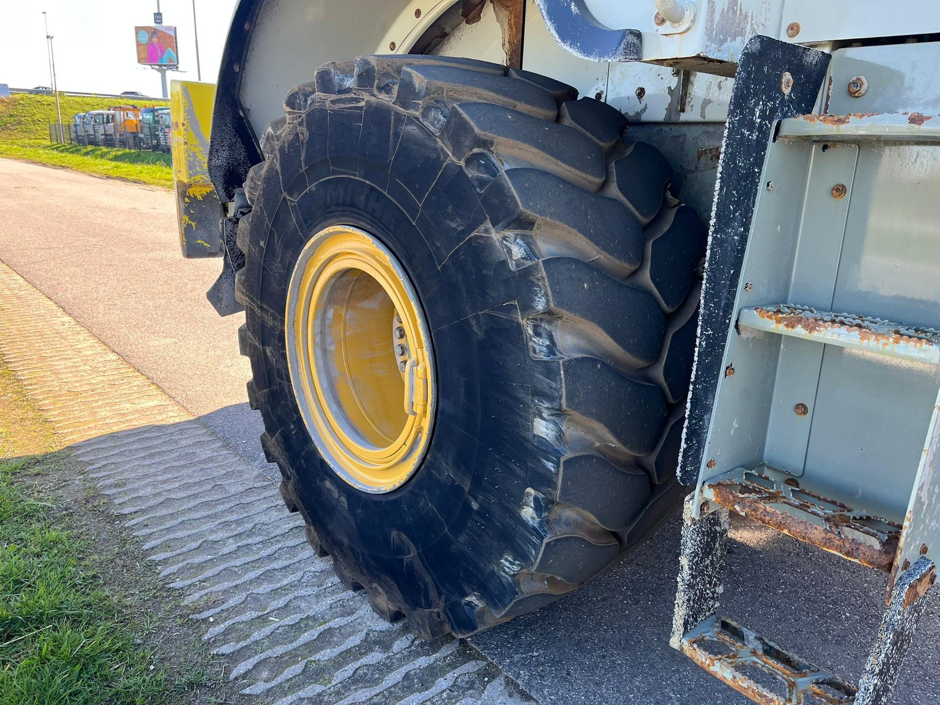 Foto 12 van Cat 972M XE