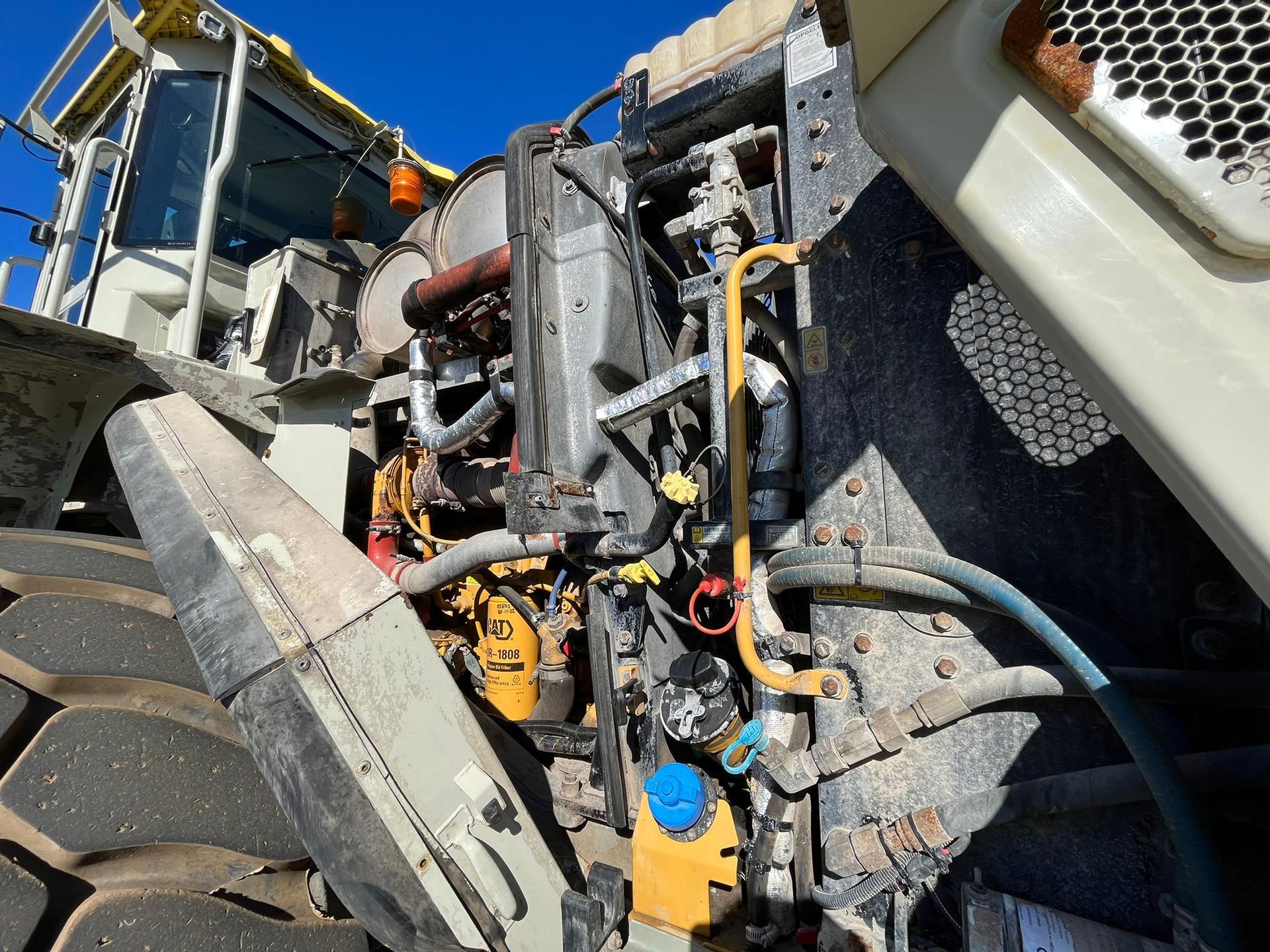 Foto 16 van Cat 972M XE