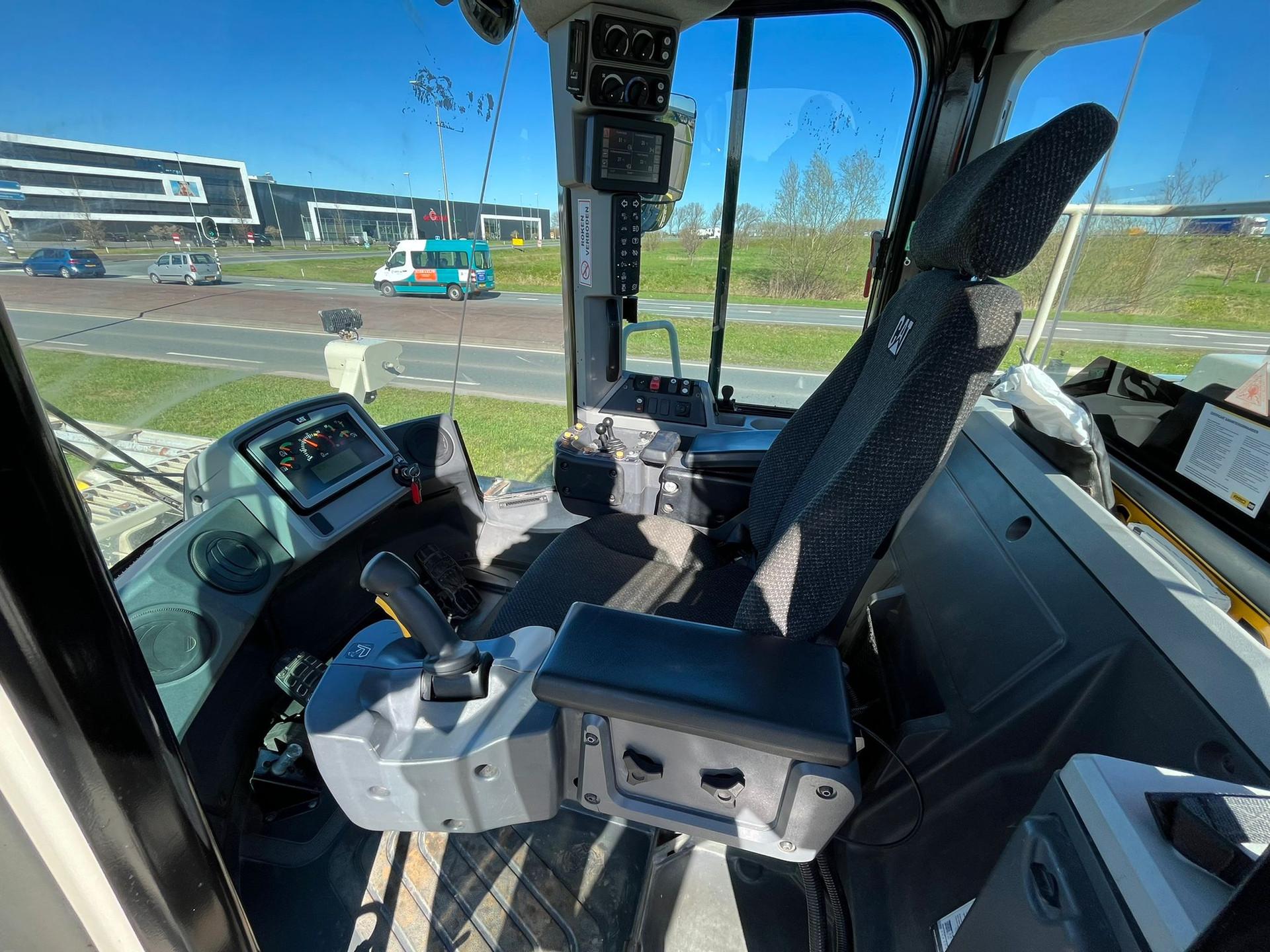 Foto 20 van Cat 972M XE