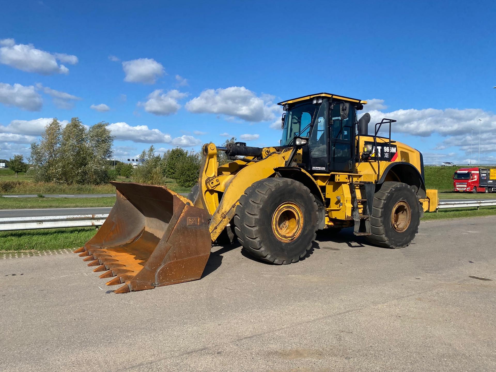 Foto 2 van Cat 966M XE