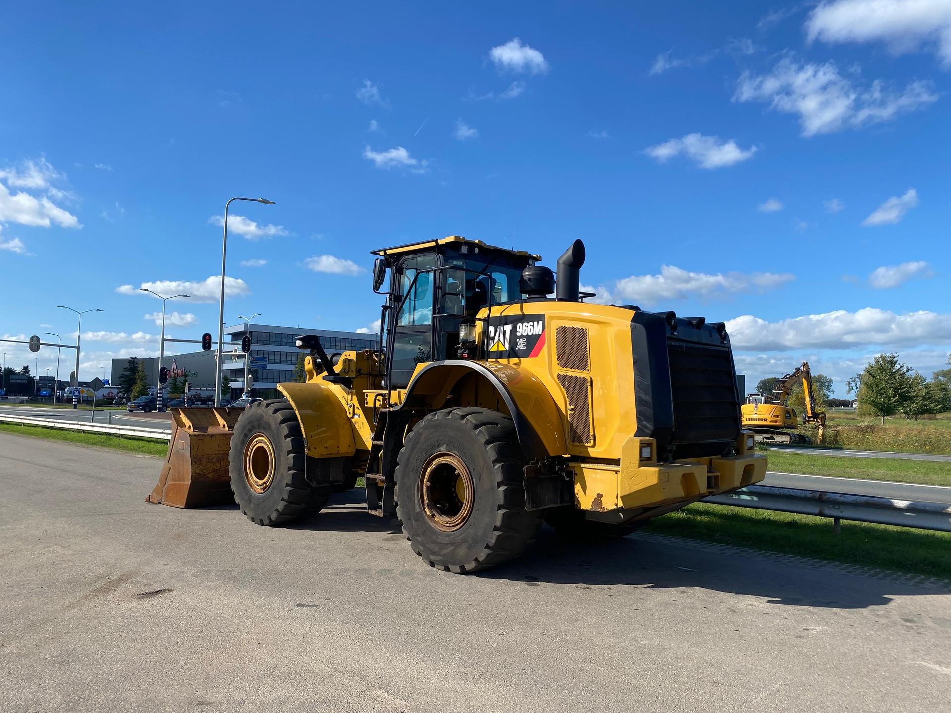 Foto 3 van Cat 966M XE