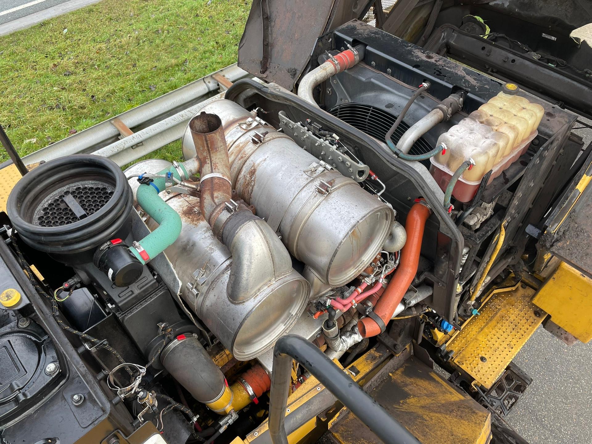 Foto 15 van Cat 972M XE