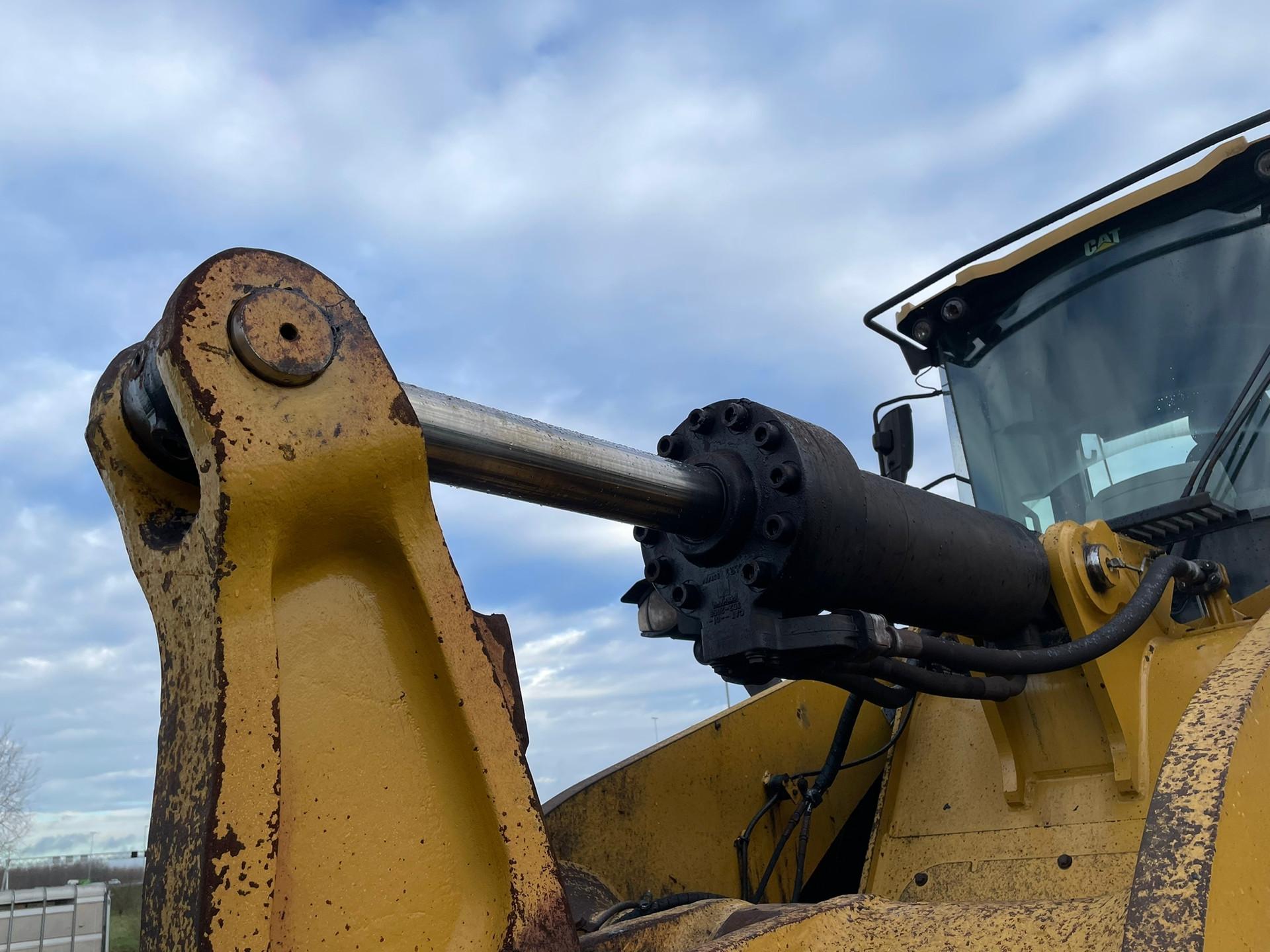 Foto 9 van Cat 972M XE