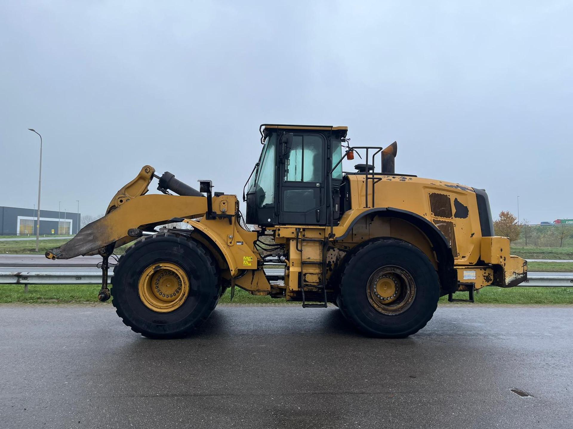 Foto 1 van Cat 972M XE