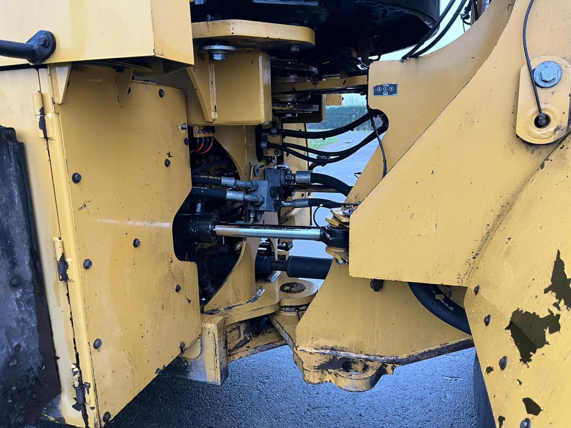Foto 14 van Cat 972M XE