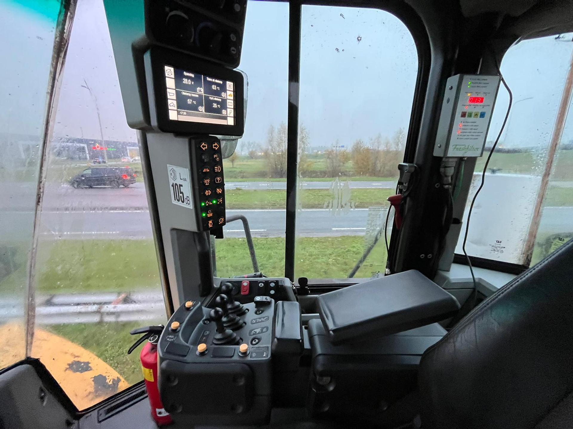Foto 19 van Cat 972M XE