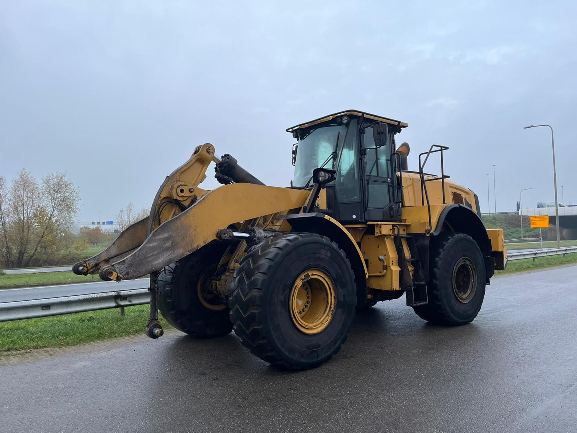 Foto 2 van Cat 972M XE