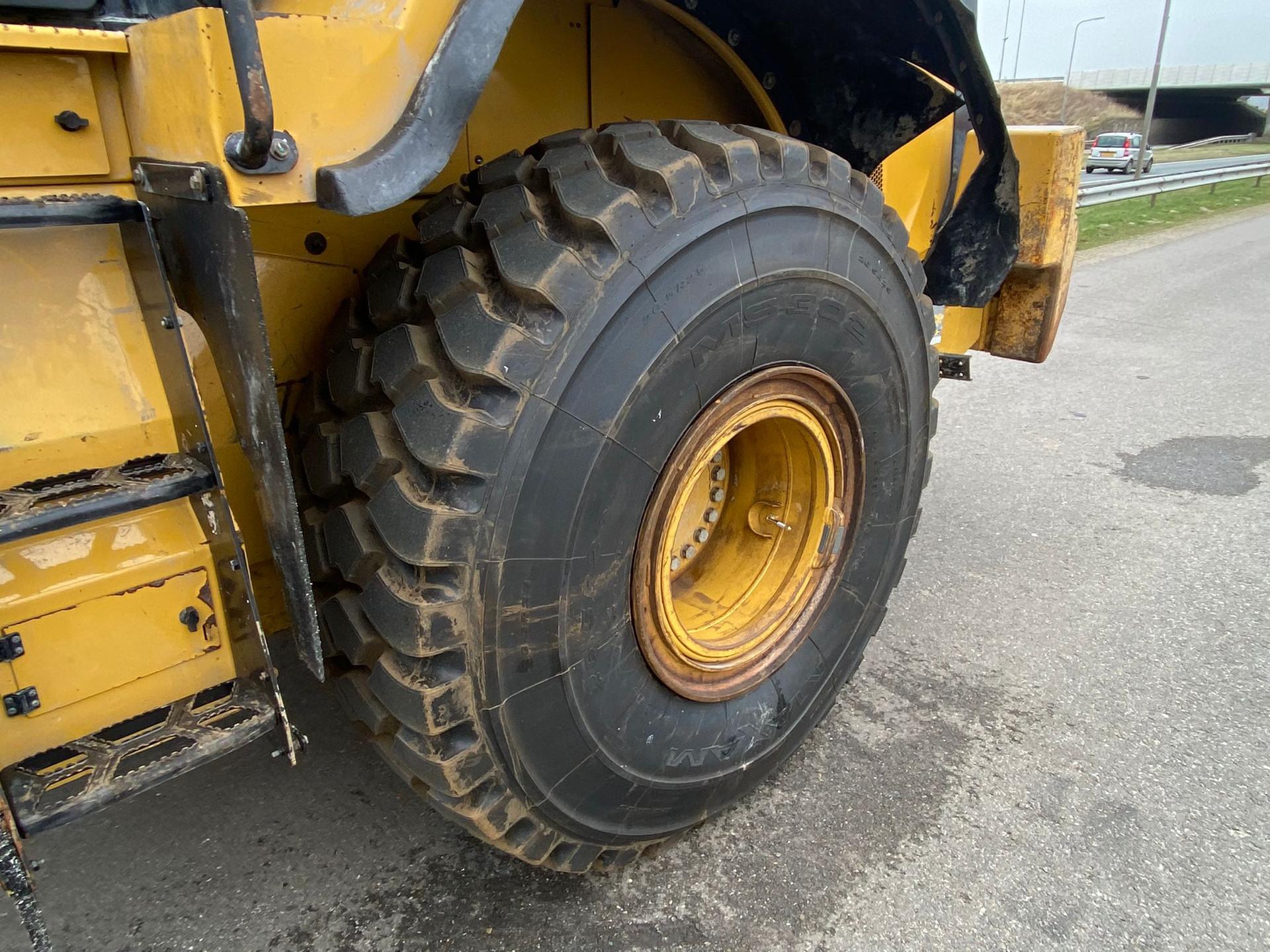 Foto 10 van Cat 972M XE | New tires