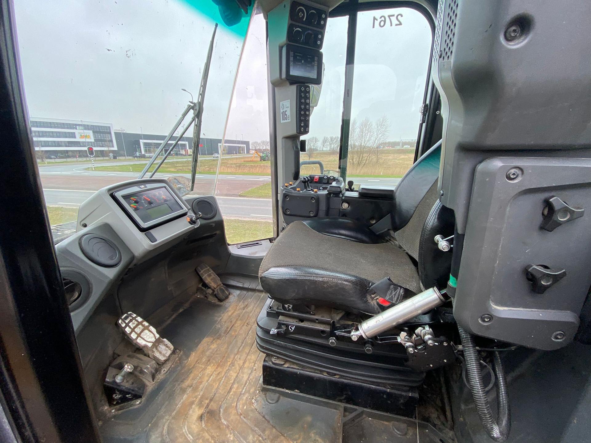 Foto 15 van Cat 972M XE | New tires