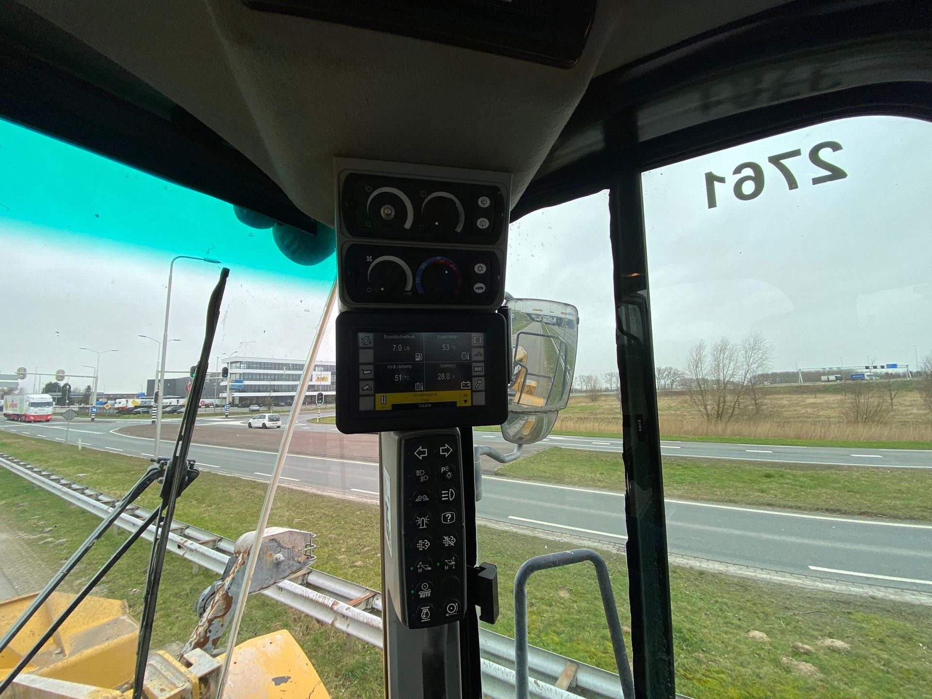 Foto 17 van Cat 972M XE | New tires