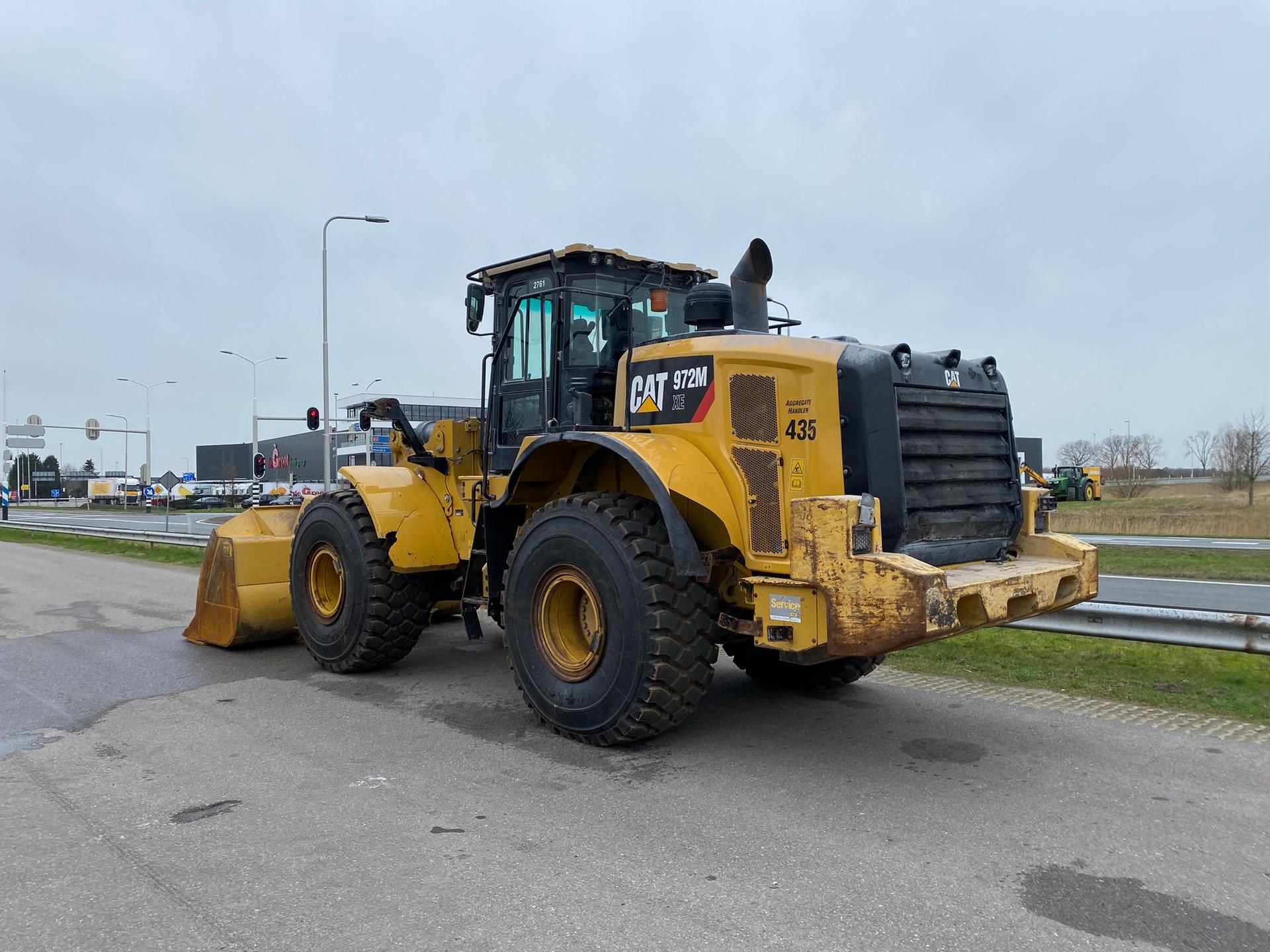 Foto 3 van Cat 972M XE | New tires