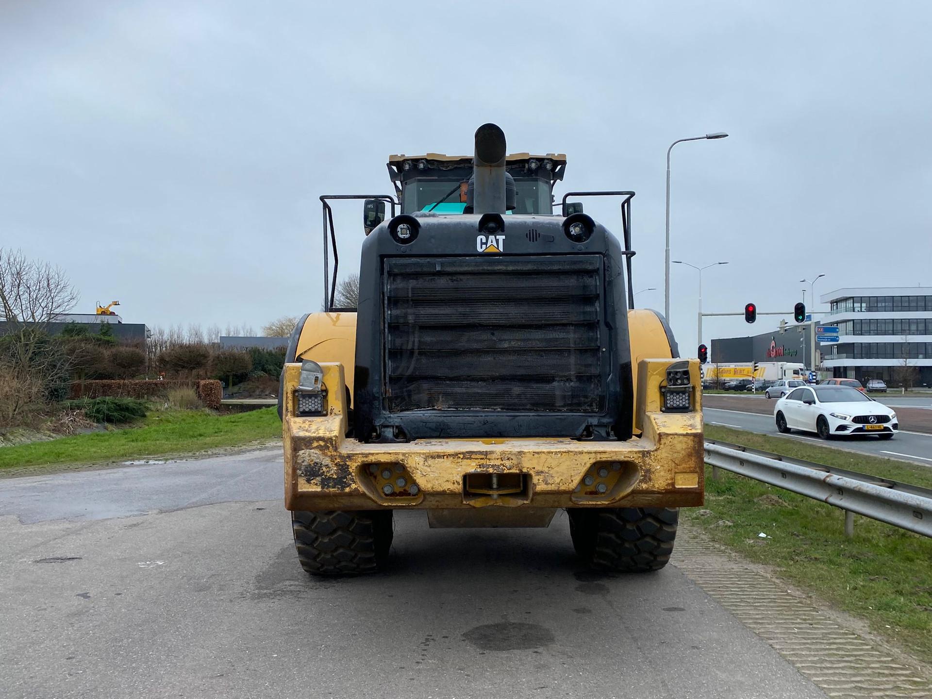Foto 4 van Cat 972M XE | New tires
