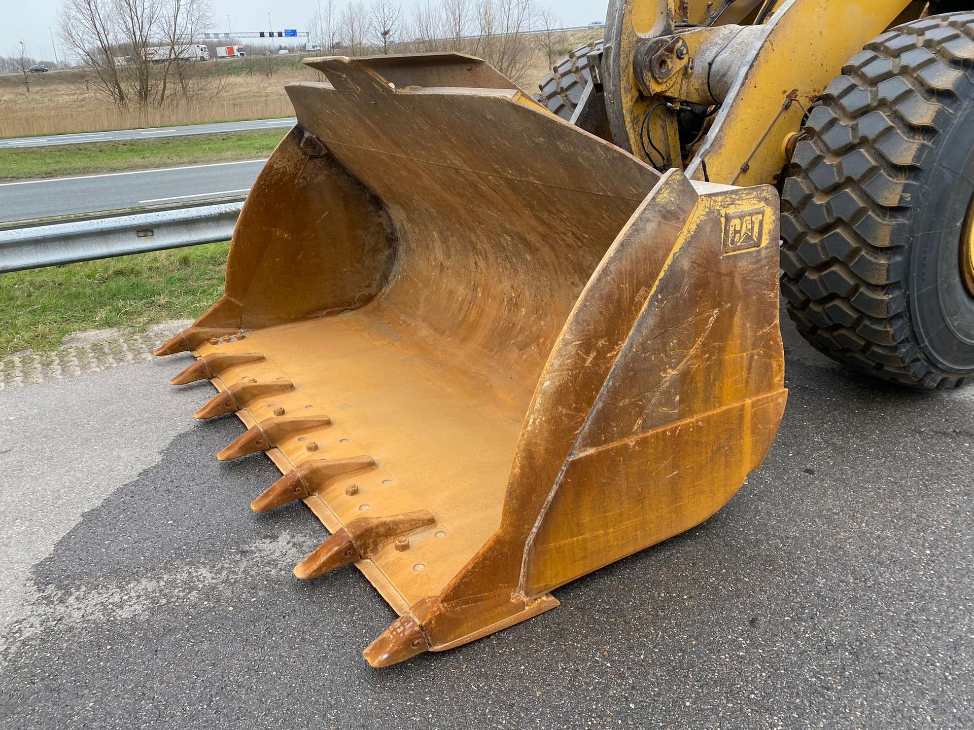 Foto 8 van Cat 972M XE | New tires