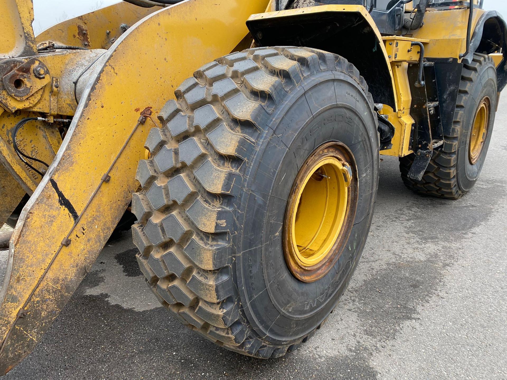 Foto 9 van Cat 972M XE | New tires