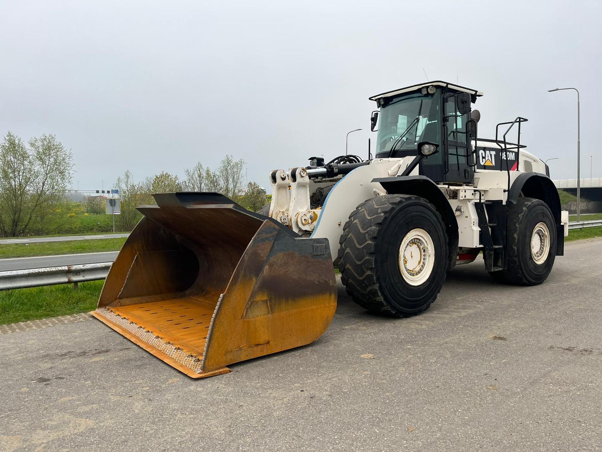 Foto 2 van Cat 980M