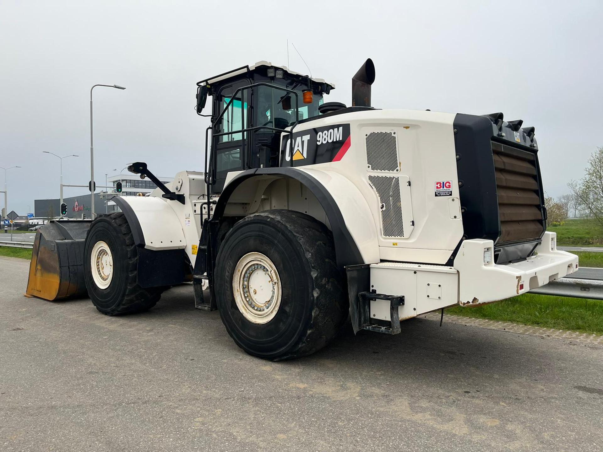 Foto 3 van Cat 980M