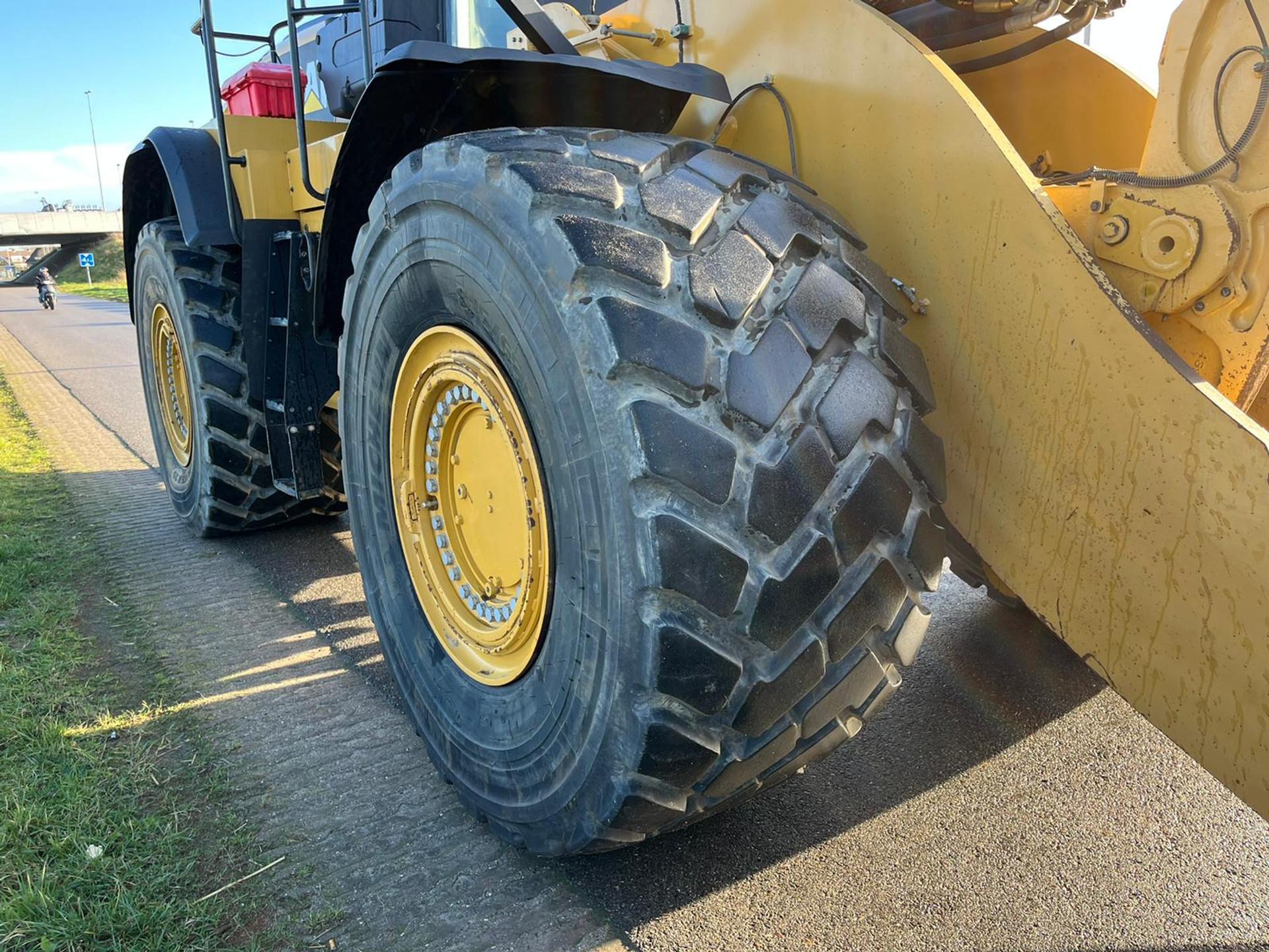 Foto 11 van Cat 982M