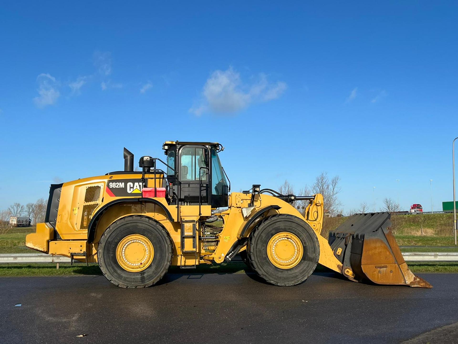Foto 6 van Cat 982M