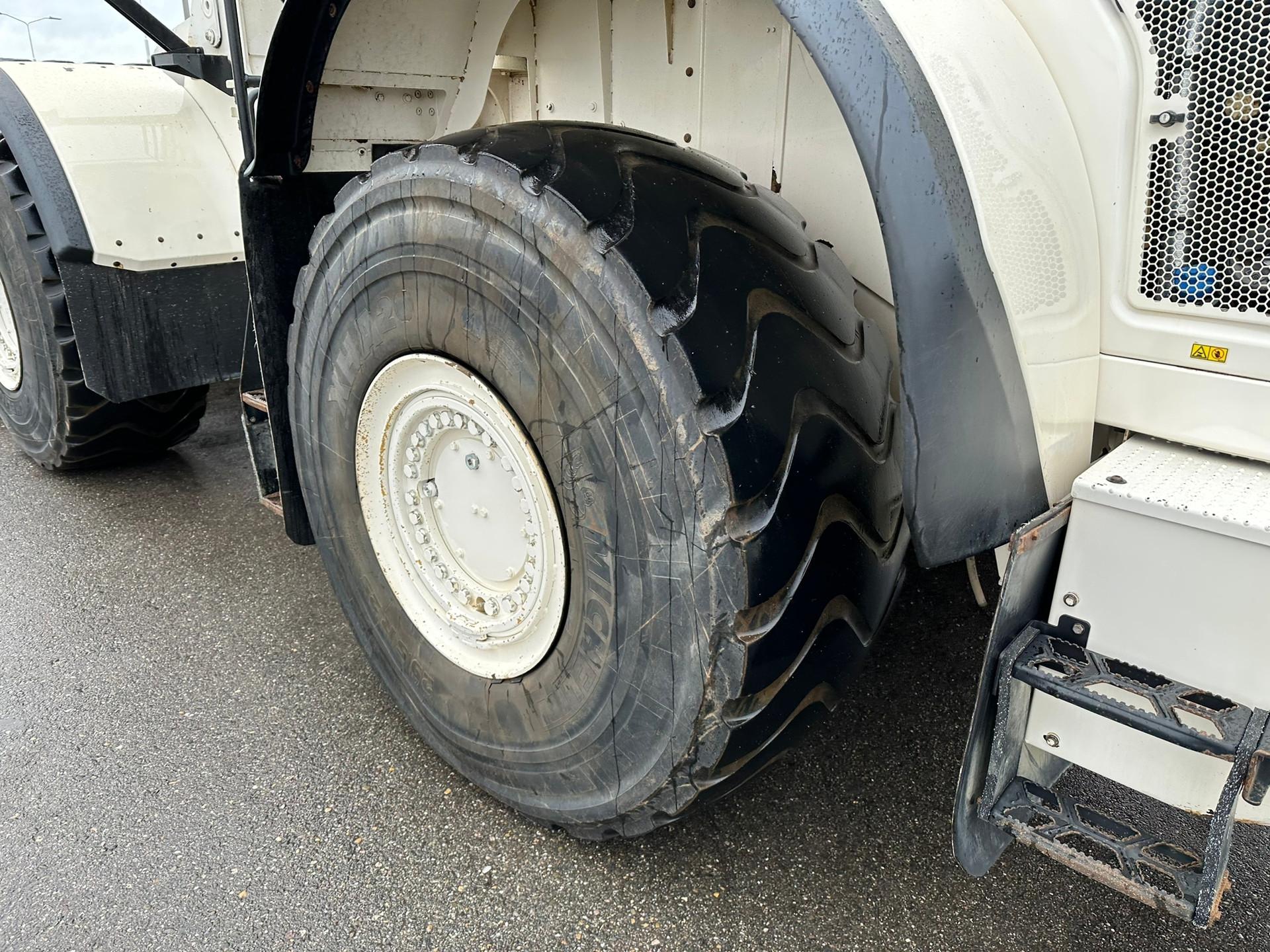 Foto 13 van Cat 980M