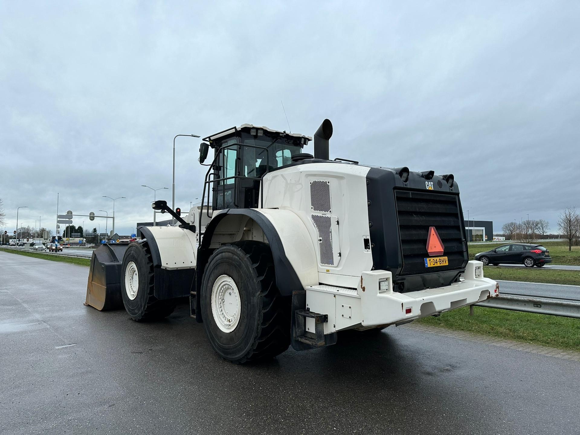 Foto 3 van Cat 980M