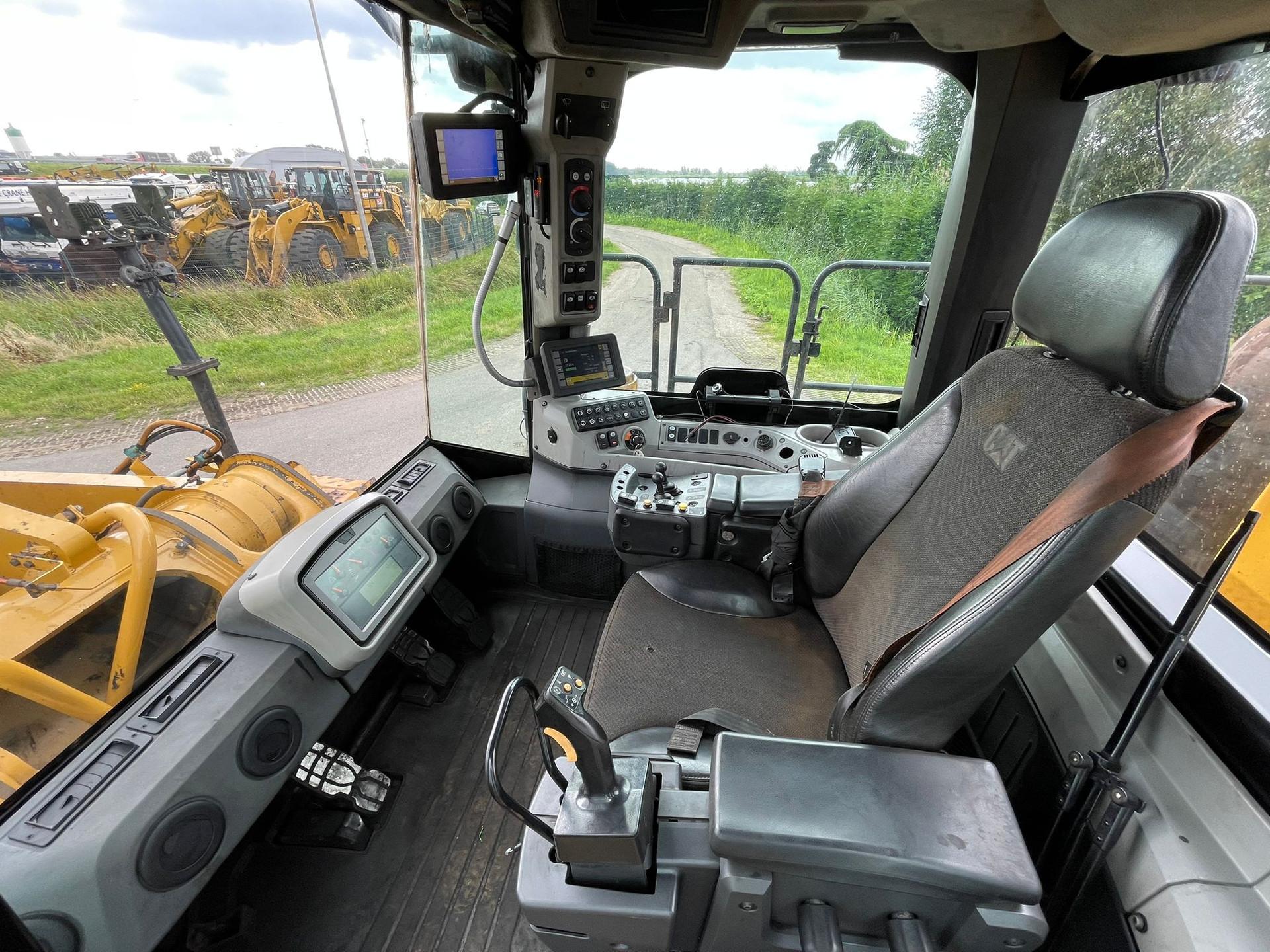 Foto 24 van Cat 988K - CE / EPA