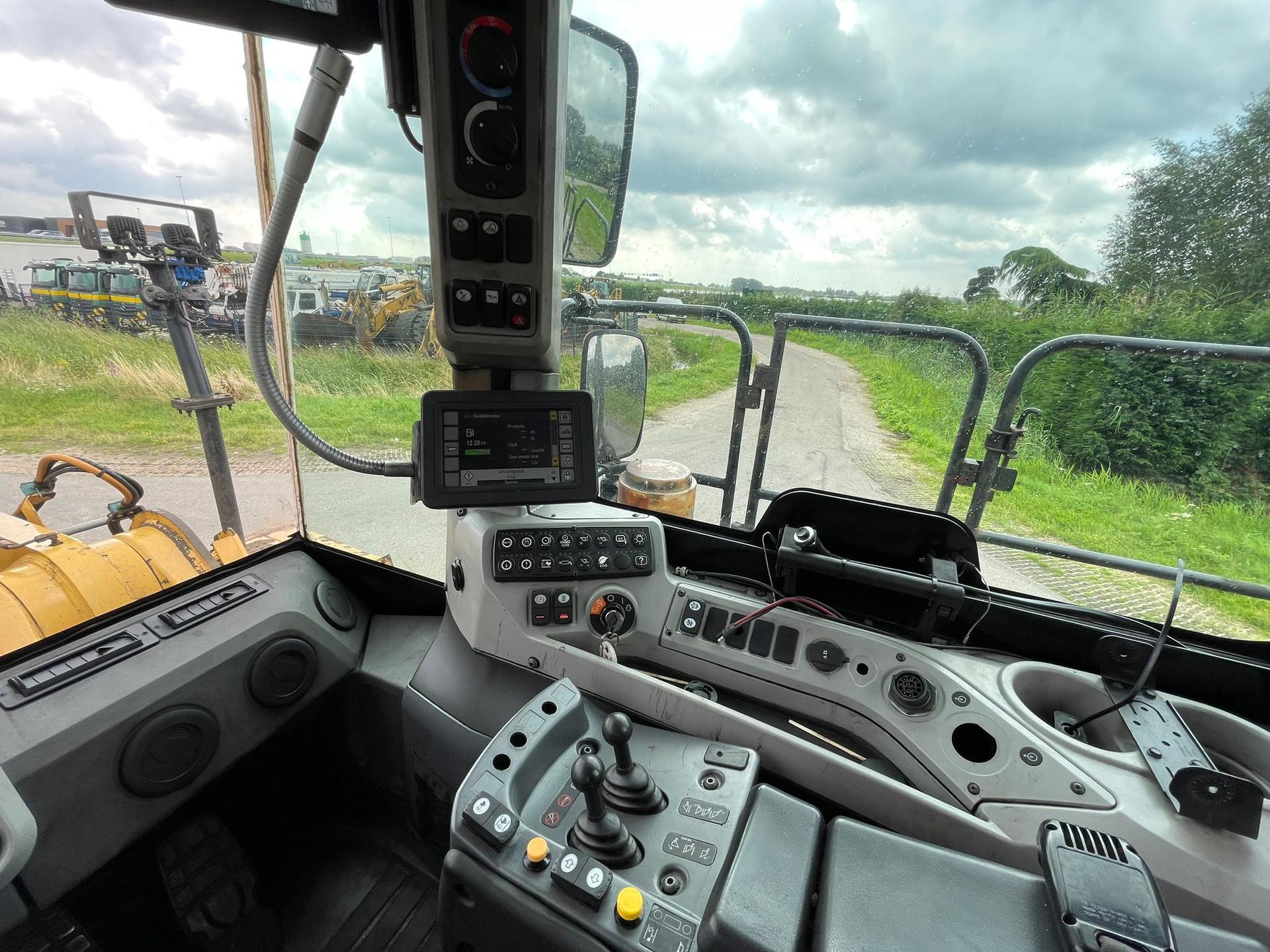 Foto 26 van Cat 988K - CE / EPA