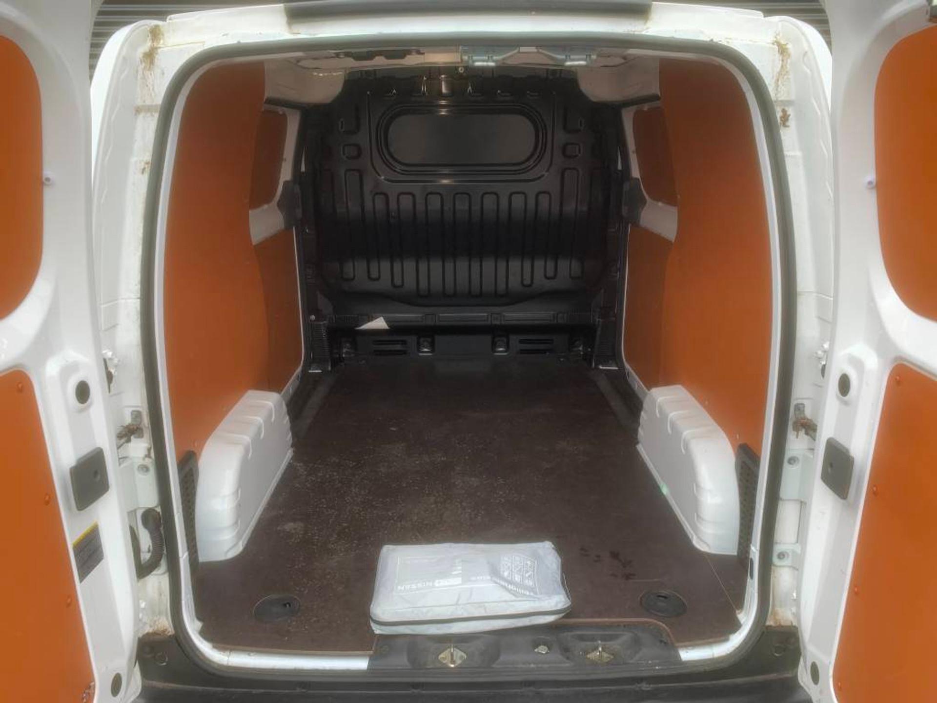 Foto 12 van Nissan E-NV 200