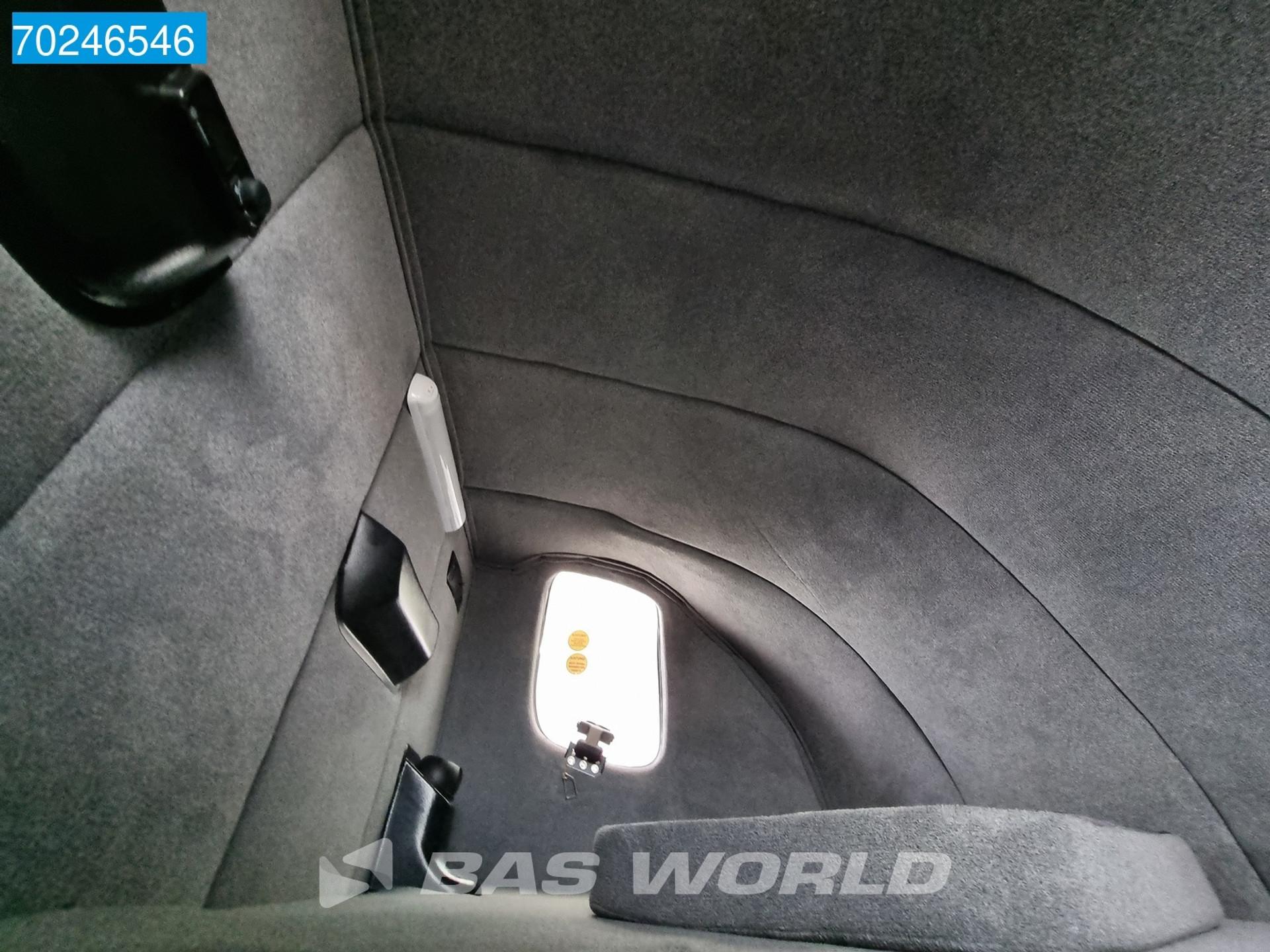 Foto 9 van Iveco Daily 72C18 3.0L Automaat Laadklep Slaapcabine Koffer Meubelbak Bakwagen 39m3 Airco Cruise control