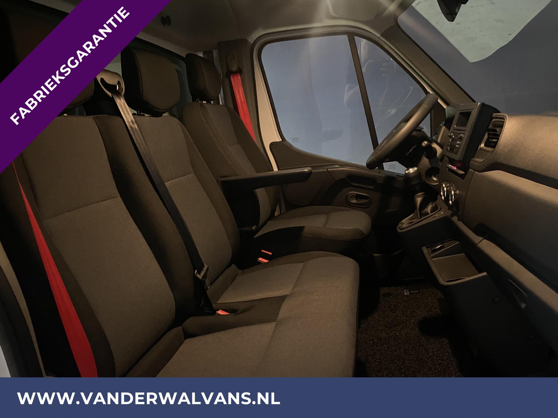 Foto 12 van Renault Master 2.3dCi 146pk Bakwagen + Laadklep 230cm hoog Euro6 Airco | Cruise