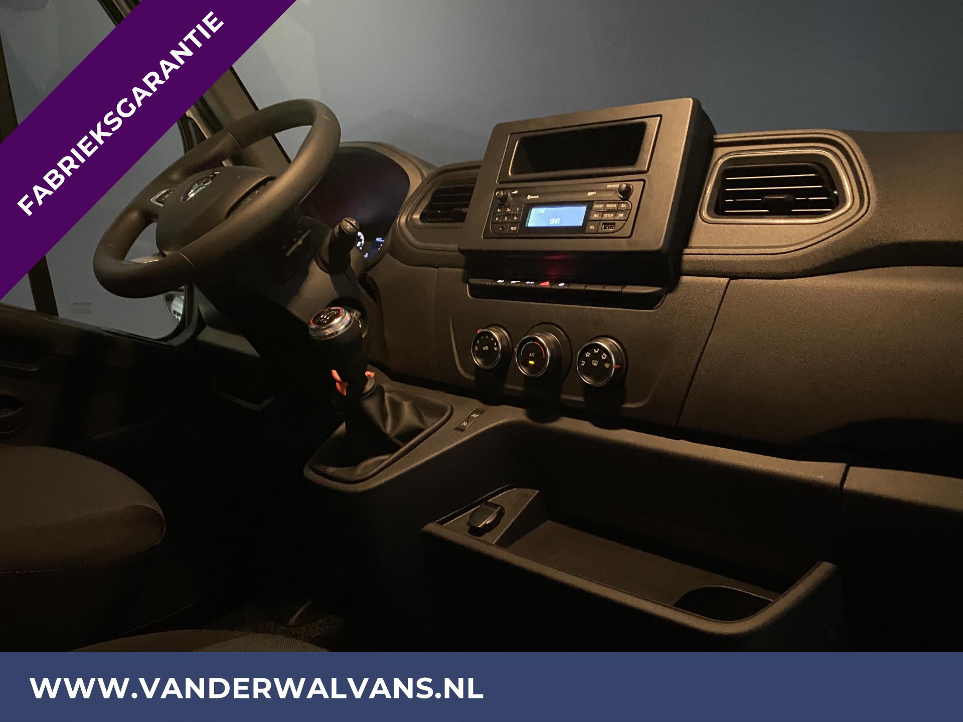 Foto 13 van Renault Master 2.3dCi 146pk Bakwagen + Laadklep 230cm hoog Euro6 Airco | Cruise