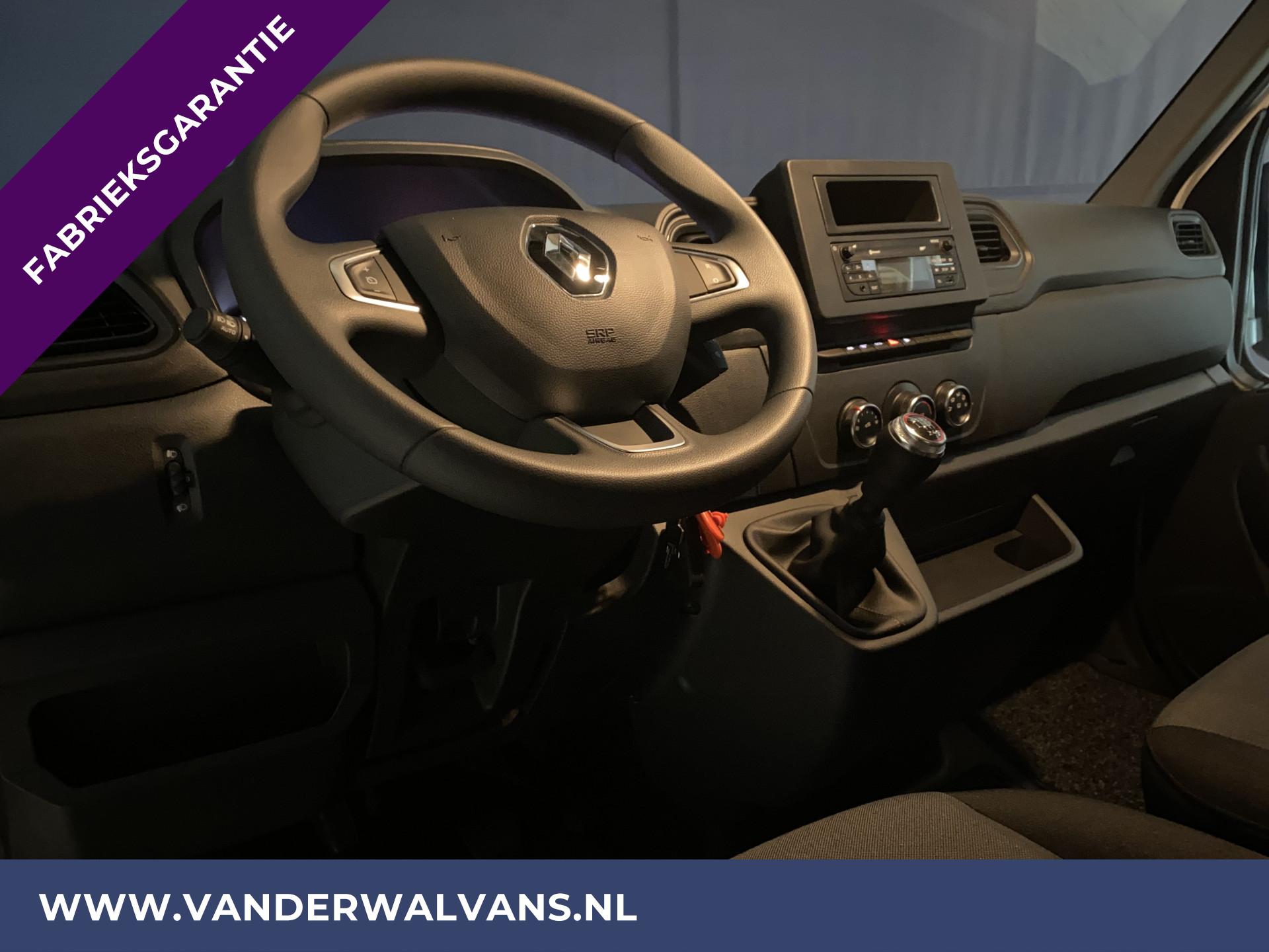 Foto 14 van Renault Master 2.3dCi 146pk Bakwagen + Laadklep 230cm hoog Euro6 Airco | Cruise
