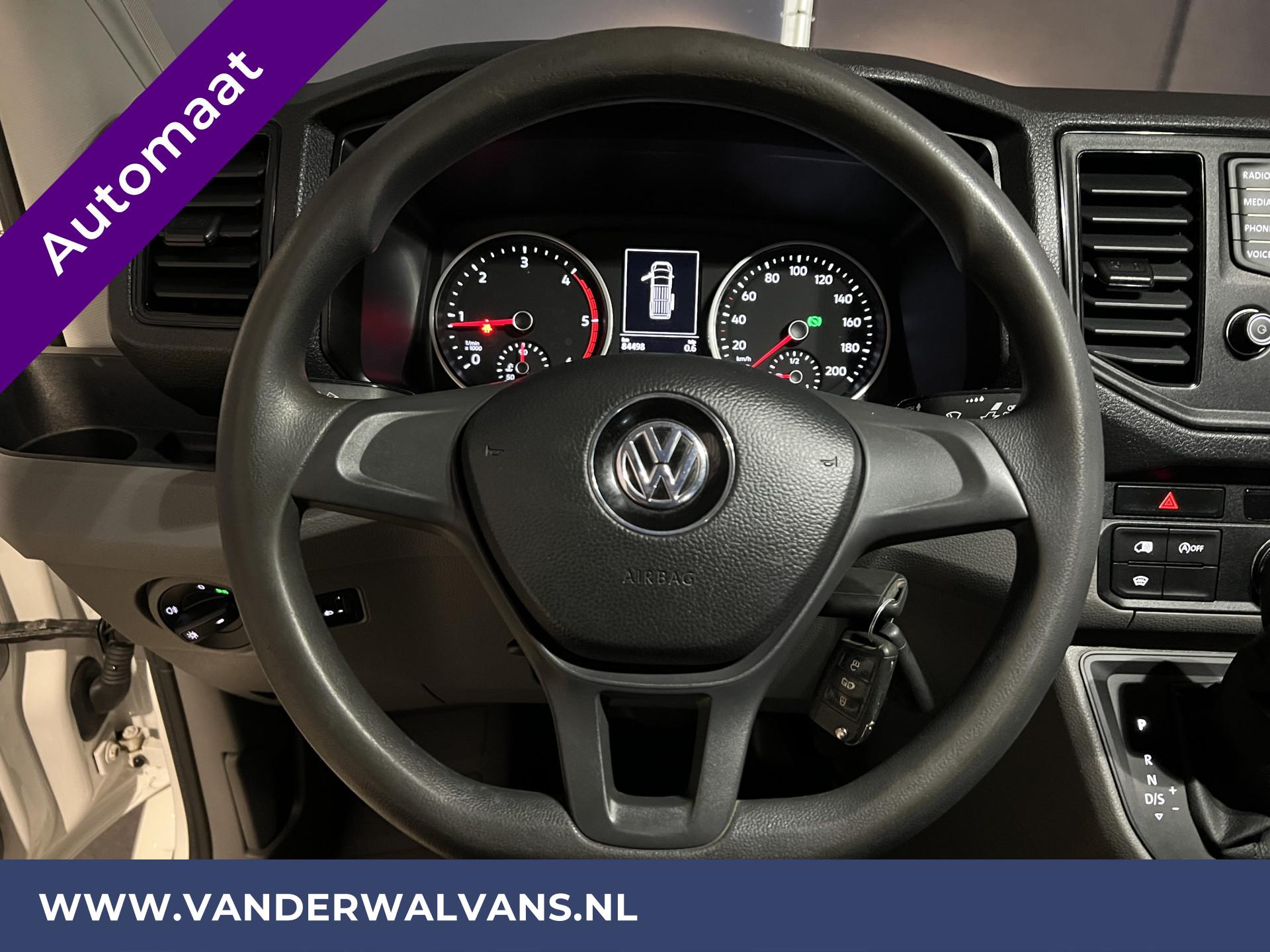 Foto 16 van Volkswagen Crafter 2.0 TDI 140pk DSG Automaat L3H3 L2H2 Euro6 Airco | Camera