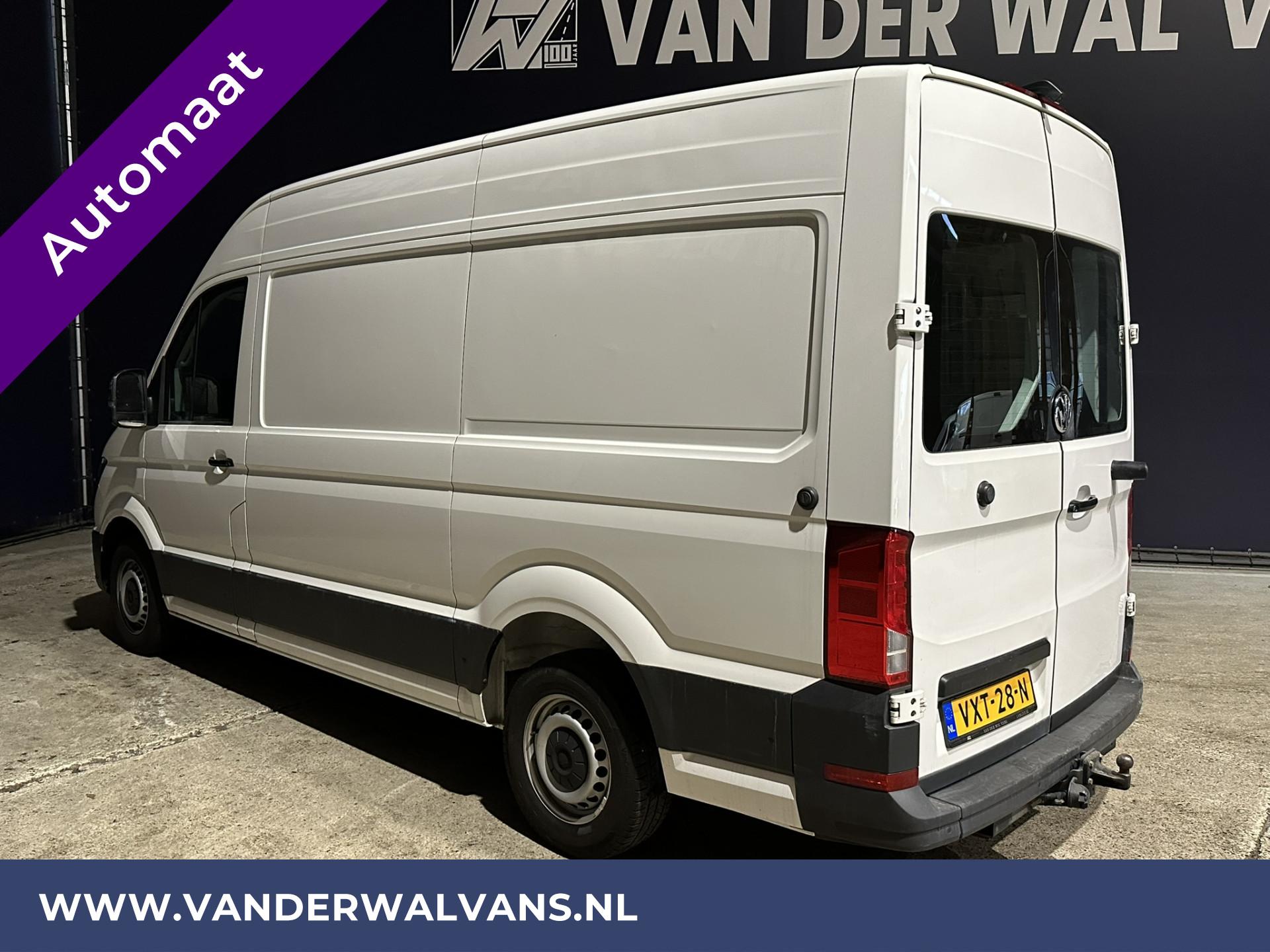 Foto 2 van Volkswagen Crafter 2.0 TDI 140pk DSG Automaat L3H3 L2H2 Euro6 Airco | Camera